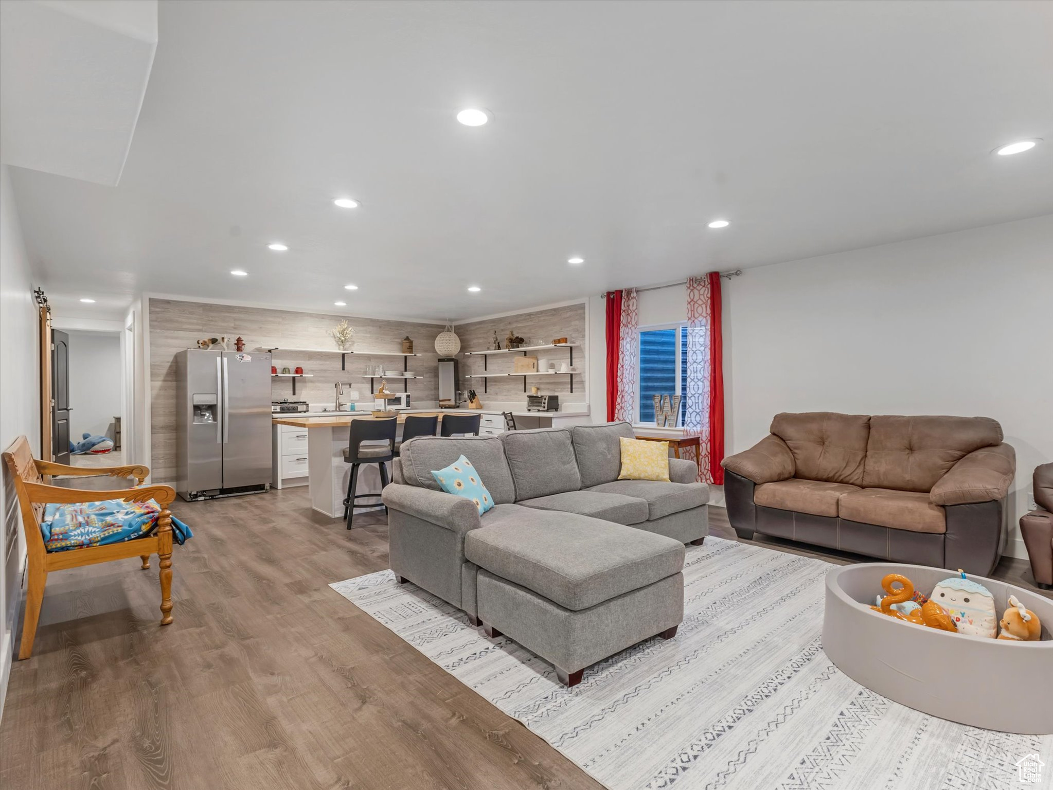 Grantsville, Utah, 84029, United States, 4 Bedrooms Bedrooms, ,3 BathroomsBathrooms,Residential,For Sale,1991039