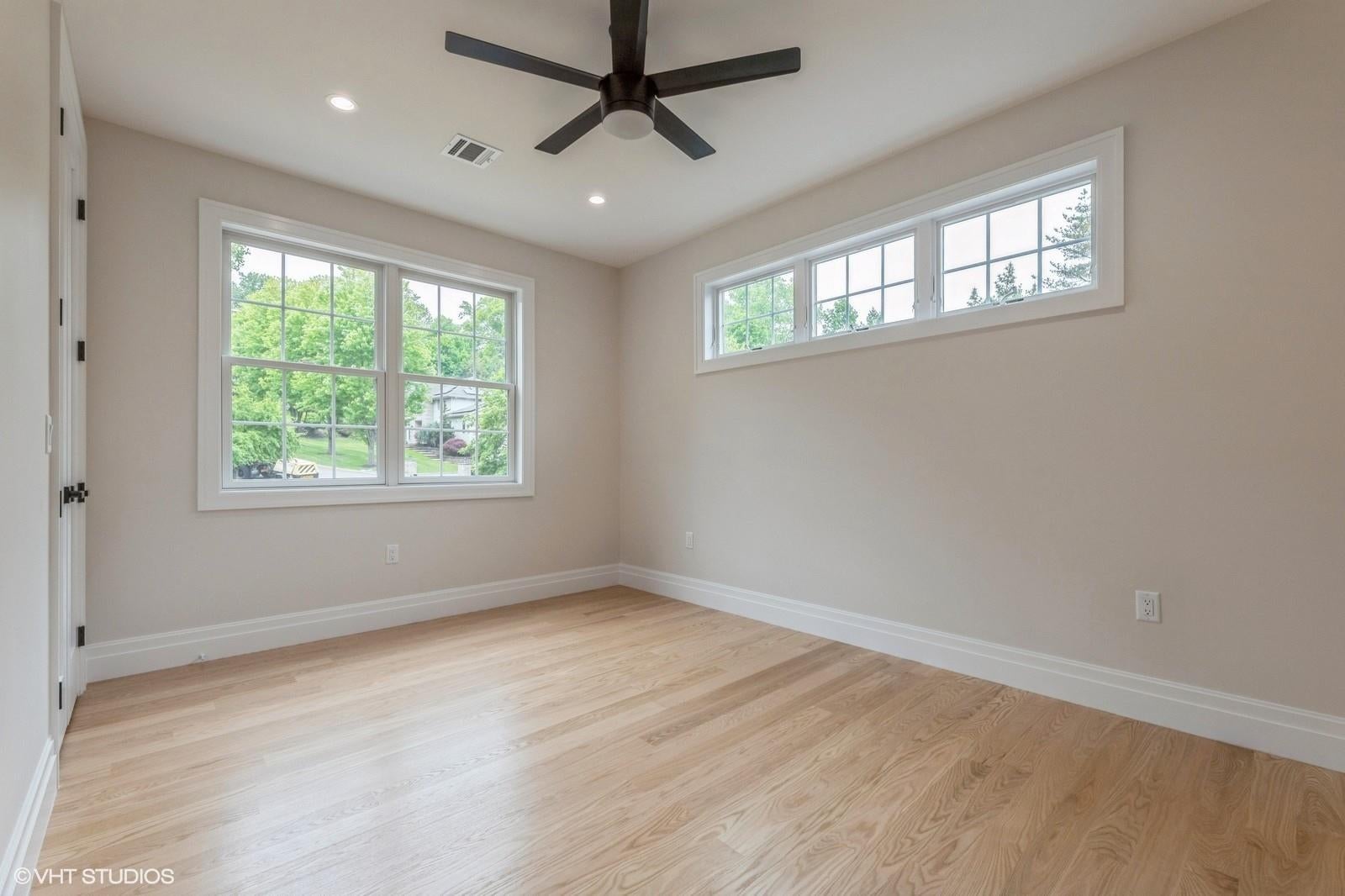 Valley Cottage, New York, 10989, United States, 4 Bedrooms Bedrooms, ,3 BathroomsBathrooms,Residential,For Sale,1823419