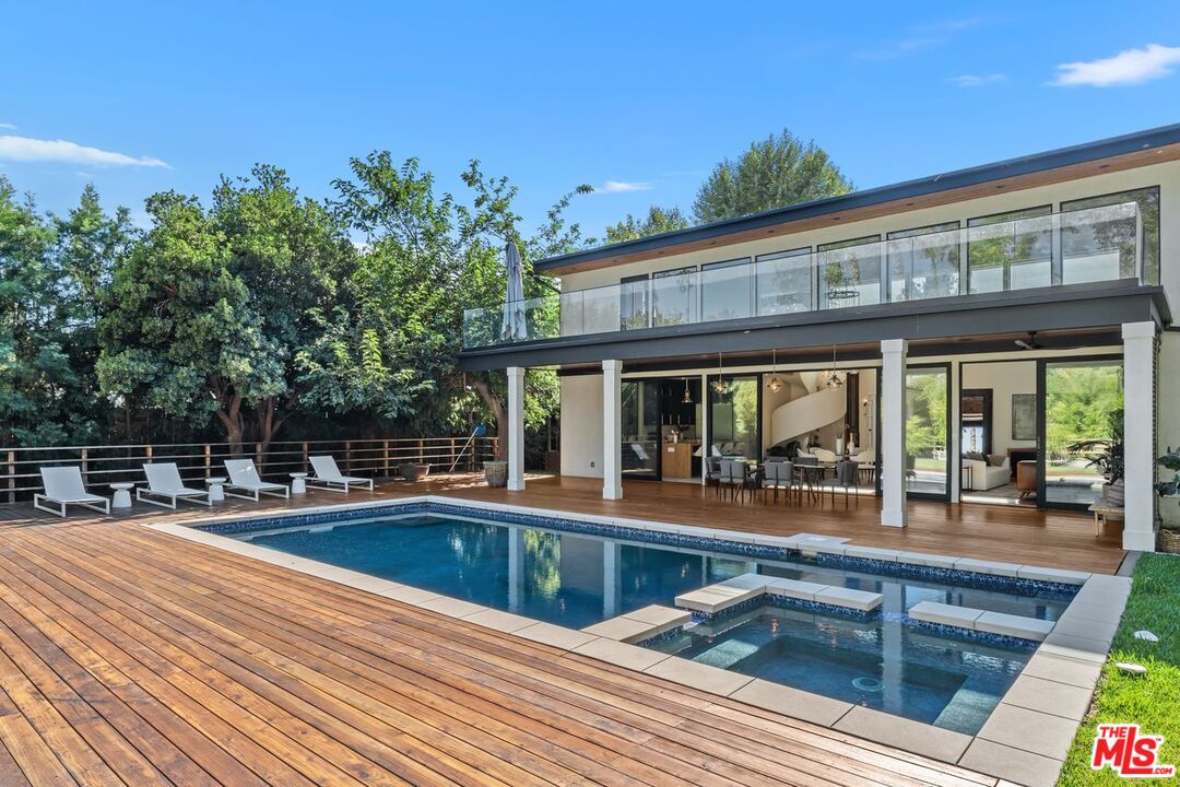 Woodland Hills, California, 91367, United States, 5 Bedrooms Bedrooms, ,3 BathroomsBathrooms,Residential,For Sale,1925987