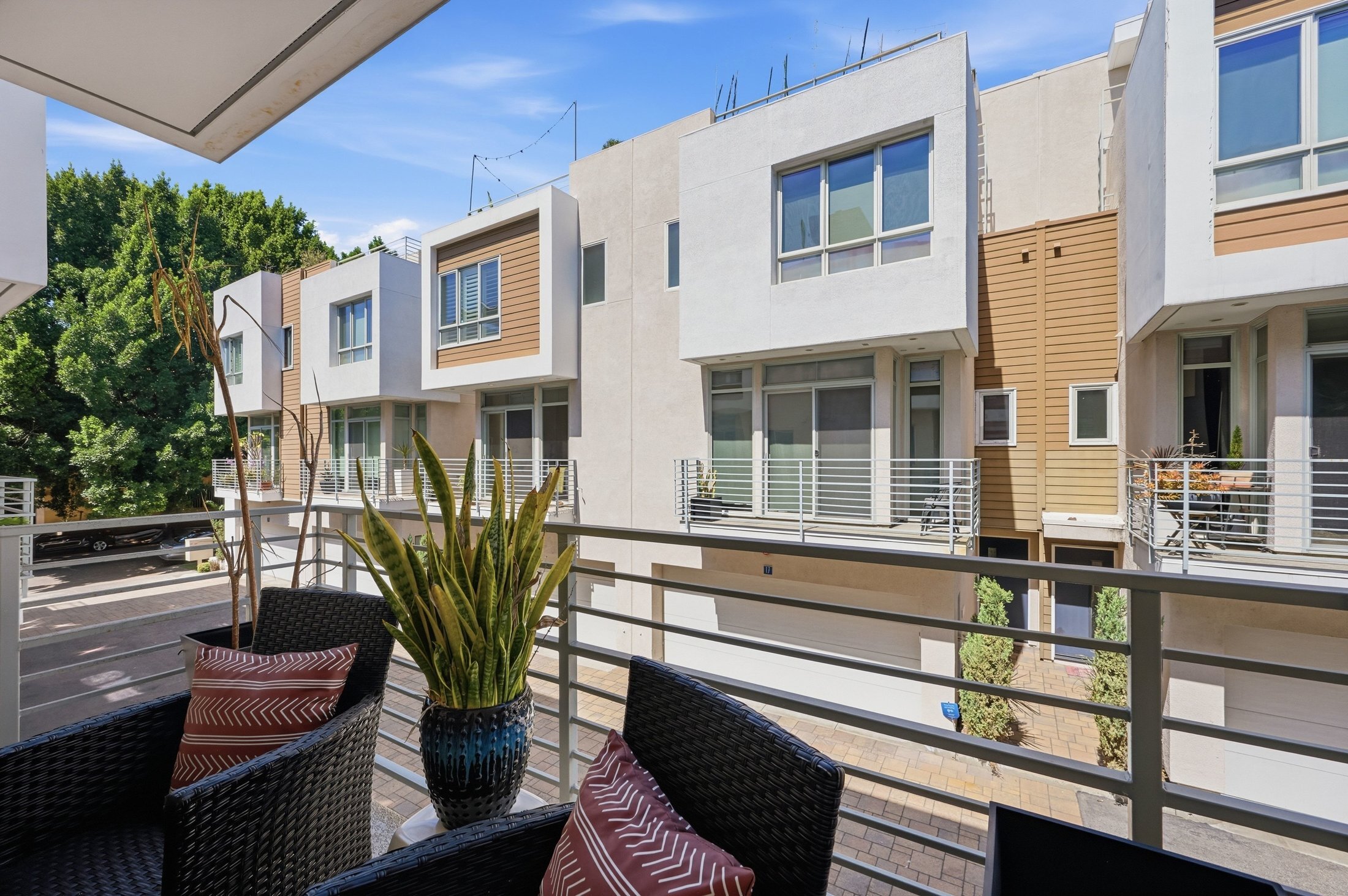  1400 North Fuller Avenue - 物件實景