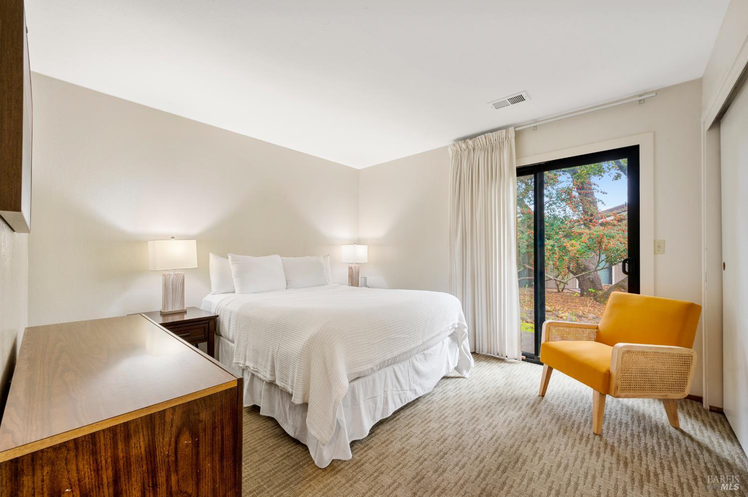 Napa, California, 94558, United States, 3 Bedrooms Bedrooms, ,2 BathroomsBathrooms,Residential,For Sale,1988085