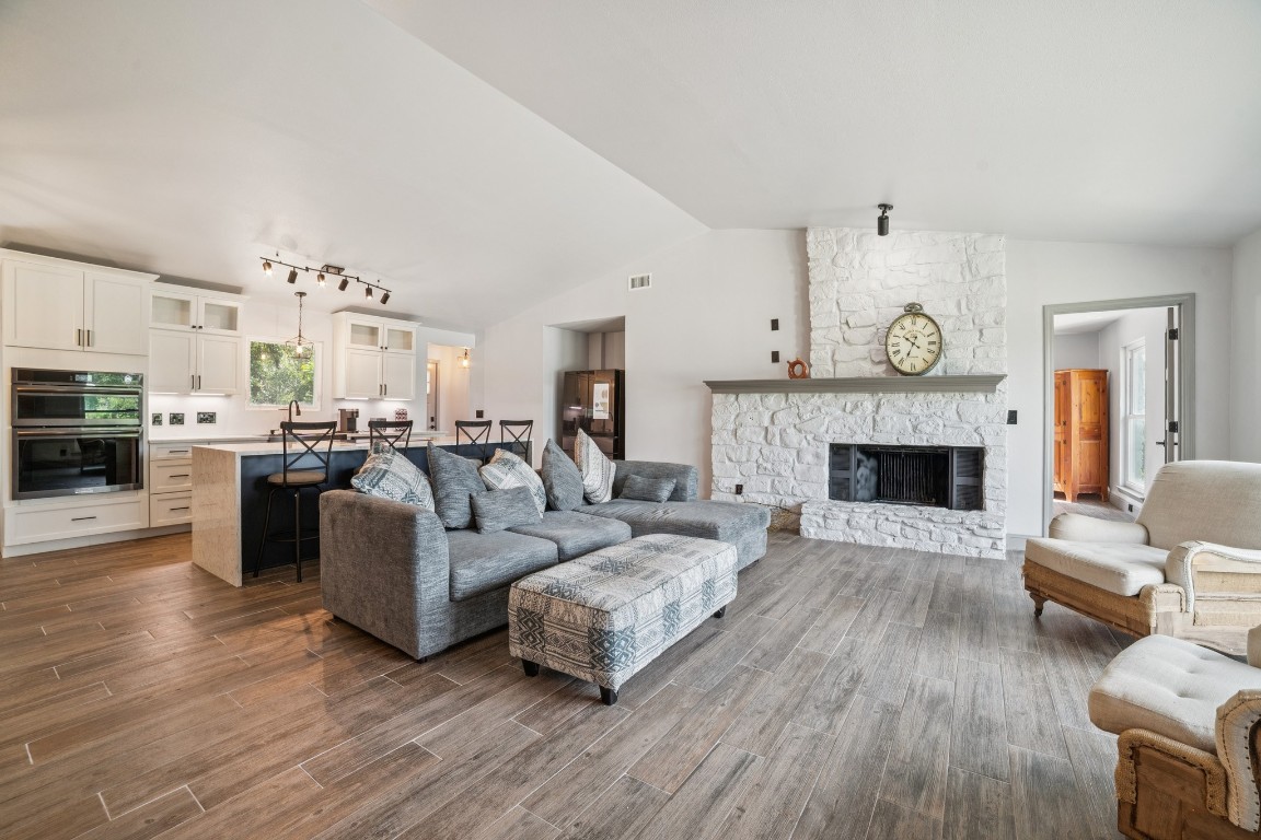 Austin, Texas, 78736, United States, 3 Bedrooms Bedrooms, ,2 BathroomsBathrooms,Residential,For Sale,1849915