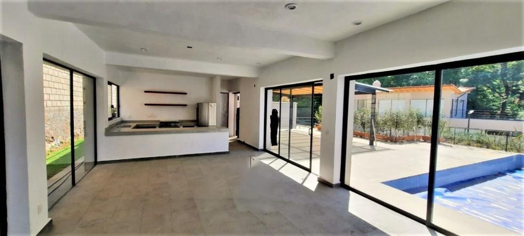 Valle de Bravo, Estado de México, 51200, Mexico, 3 Bedrooms Bedrooms, ,4 BathroomsBathrooms,Residential,For Sale,1739246