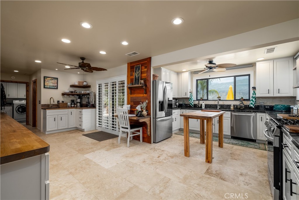 Hemet, California, 92544, United States, 4 Bedrooms Bedrooms, ,2 BathroomsBathrooms,Residential,For Sale,1875169