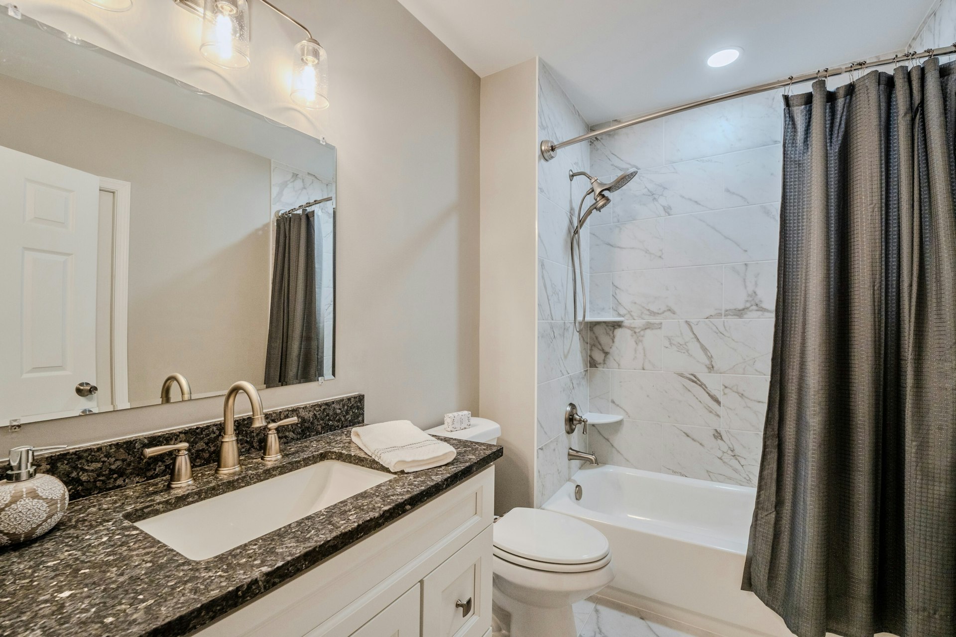  19016 Bridle Branch Lane, Purcellville, VA 20132 - 物件實景