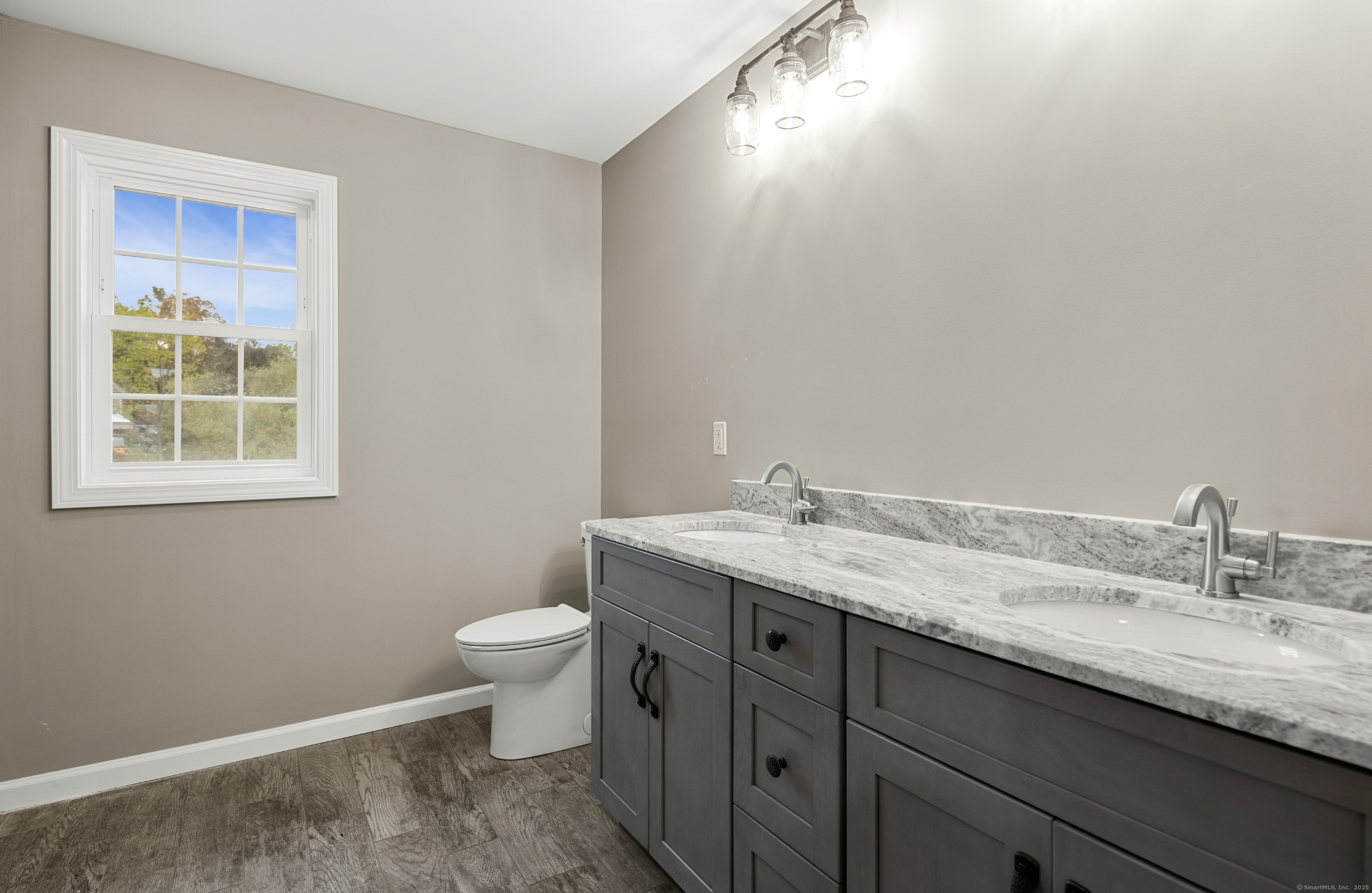 Bristol, Connecticut, 06010, United States, 3 Bedrooms Bedrooms, ,3 BathroomsBathrooms,Residential,For Sale,1920103