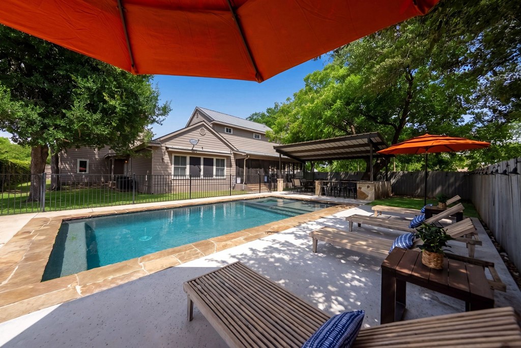 Fredericksburg, Texas, 78624, United States, 6 Bedrooms Bedrooms, ,6 BathroomsBathrooms,Residential,For Sale,2048440