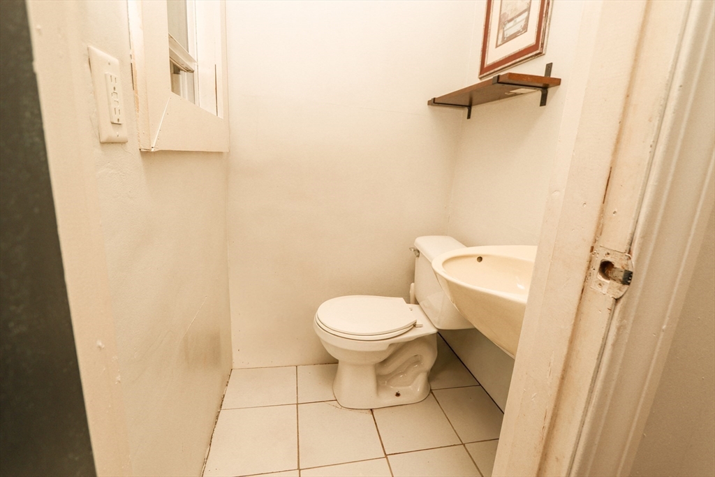 Brockton, Massachusetts, 02301, United States, 3 Bedrooms Bedrooms, ,2 BathroomsBathrooms,Residential,For Sale,1955678