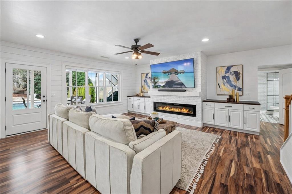 Canton, Georgia, 30115, United States, 6 Bedrooms Bedrooms, ,6 BathroomsBathrooms,Residential,For Sale,2008804