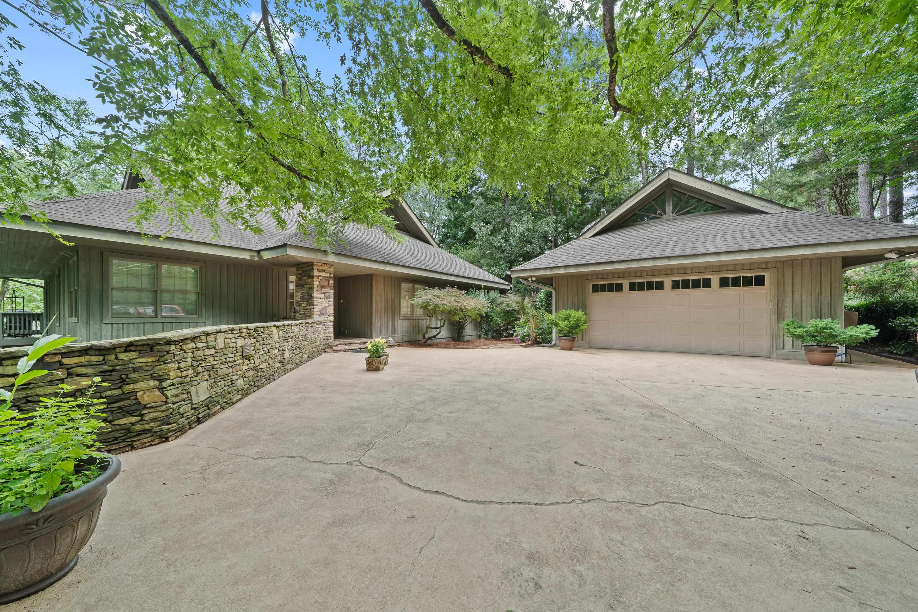 Greensboro, Georgia, 30642, United States, 4 Bedrooms Bedrooms, ,4 BathroomsBathrooms,Residential,For Sale,1849801