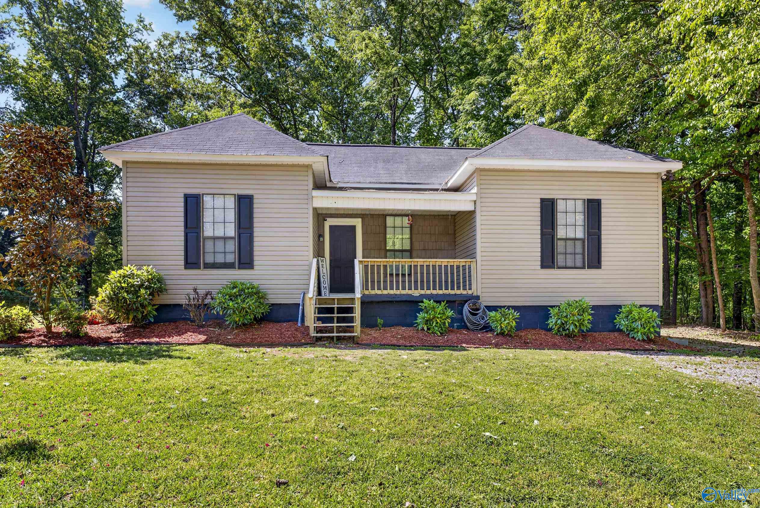 Pinedale Dr, Gadsden, AL 35907