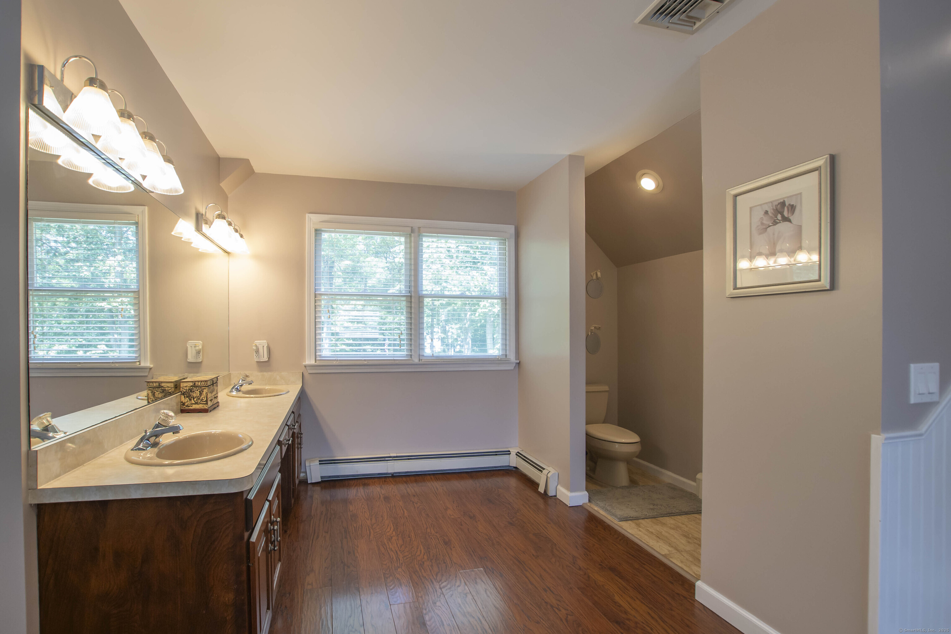 New Fairfield, Connecticut, 06812, United States, 4 Bedrooms Bedrooms, ,3 BathroomsBathrooms,Residential,For Sale,1940066