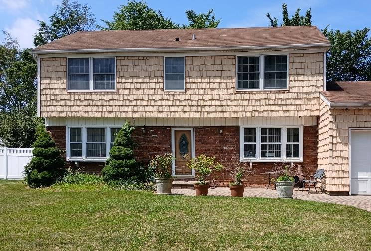 Lake Grove, New York, 11755, United States, 4 Bedrooms Bedrooms, ,4 BathroomsBathrooms,Residential,For Sale,1877046