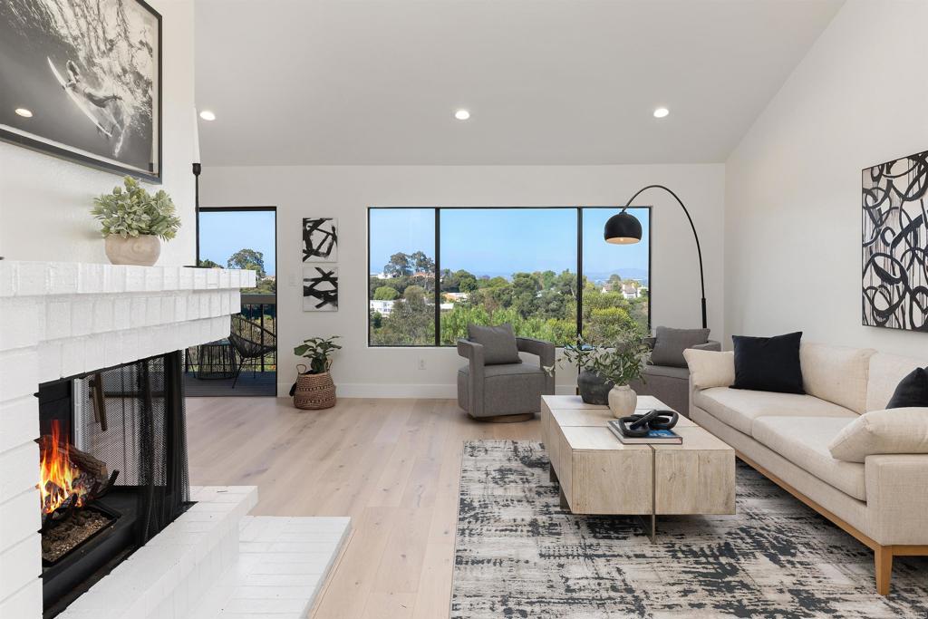 La Jolla, California, 92037, United States, 2 Bedrooms Bedrooms, ,3 BathroomsBathrooms,Residential,For Sale,1938534