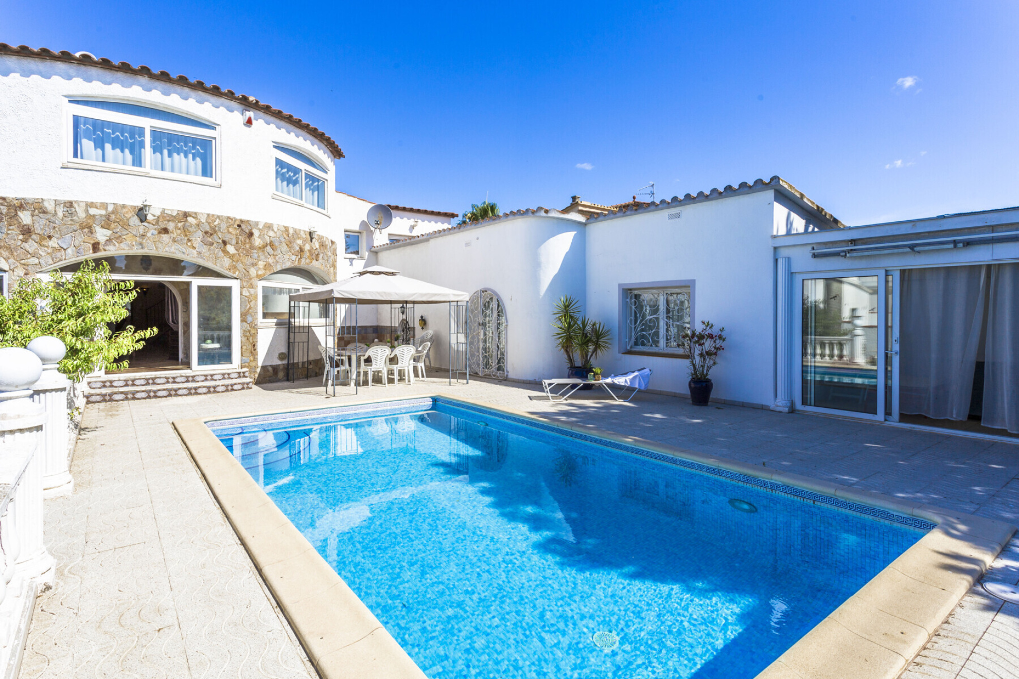  Detached Mediterranean Villa in Empuriabrava with Private Dock - 物件實景