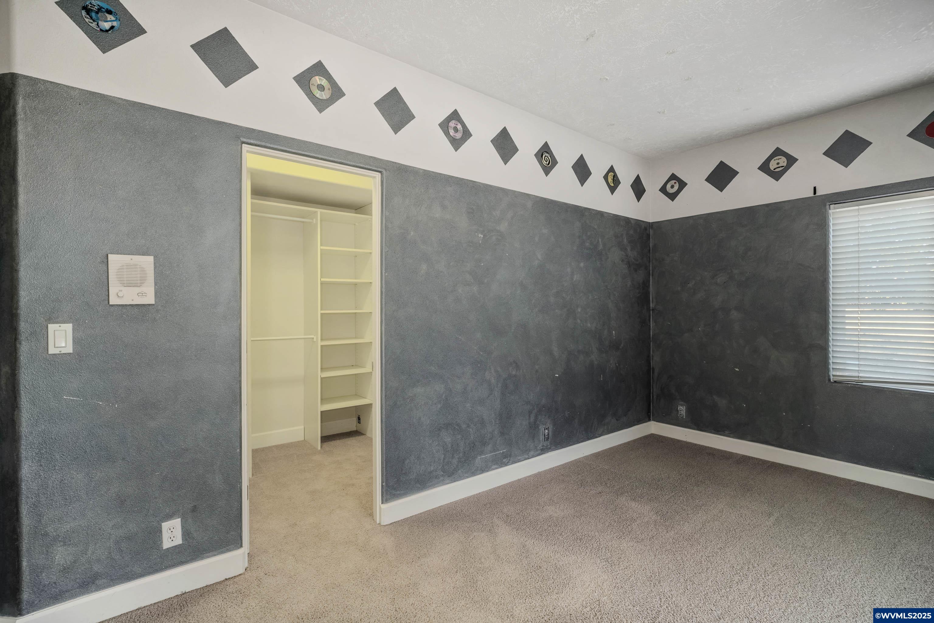 Salem, Oregon, 97306, United States, 6 Bedrooms Bedrooms, ,5 BathroomsBathrooms,Residential,For Sale,1911062
