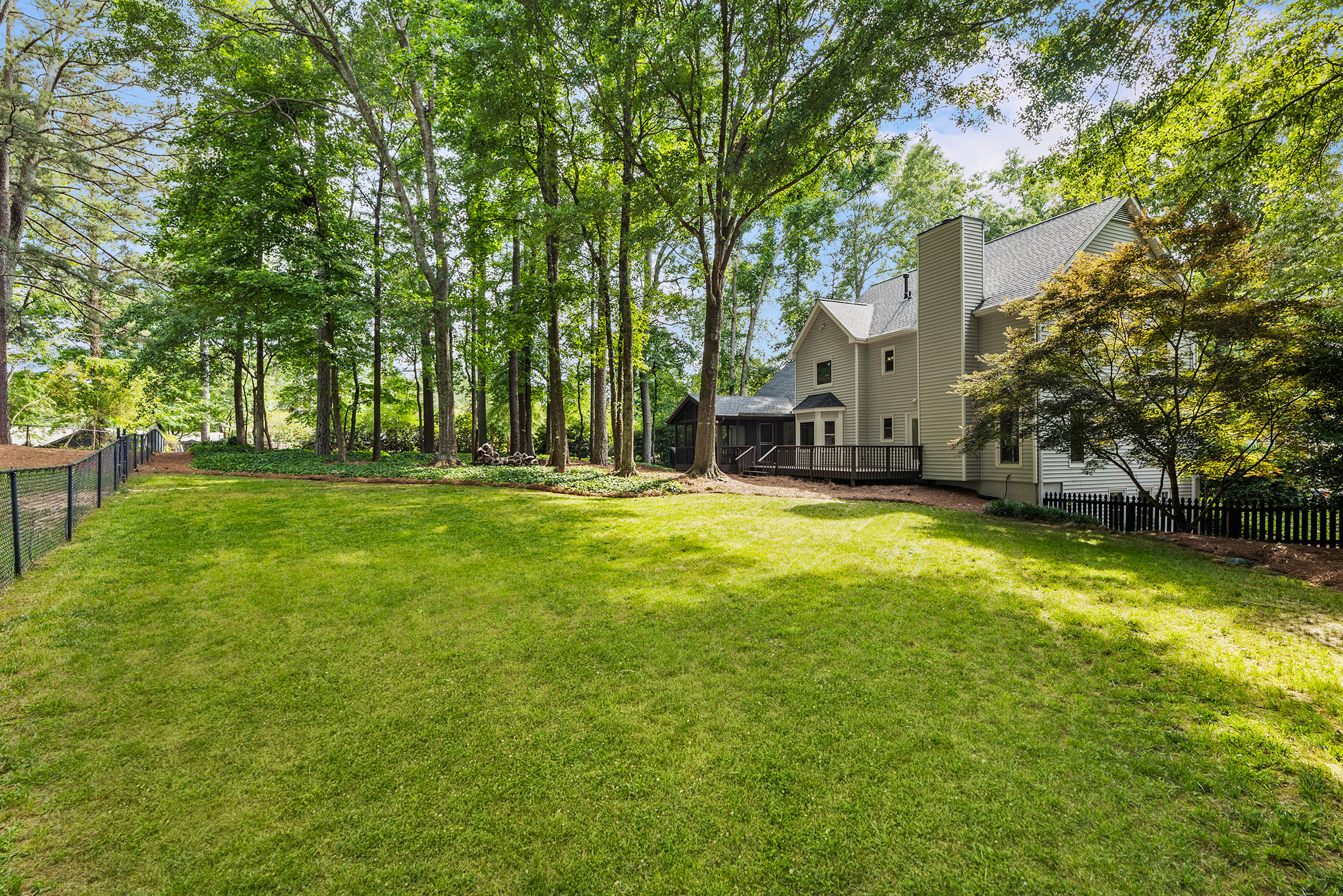  Andover North Home Blends Privacy and Convenience - 物件實景