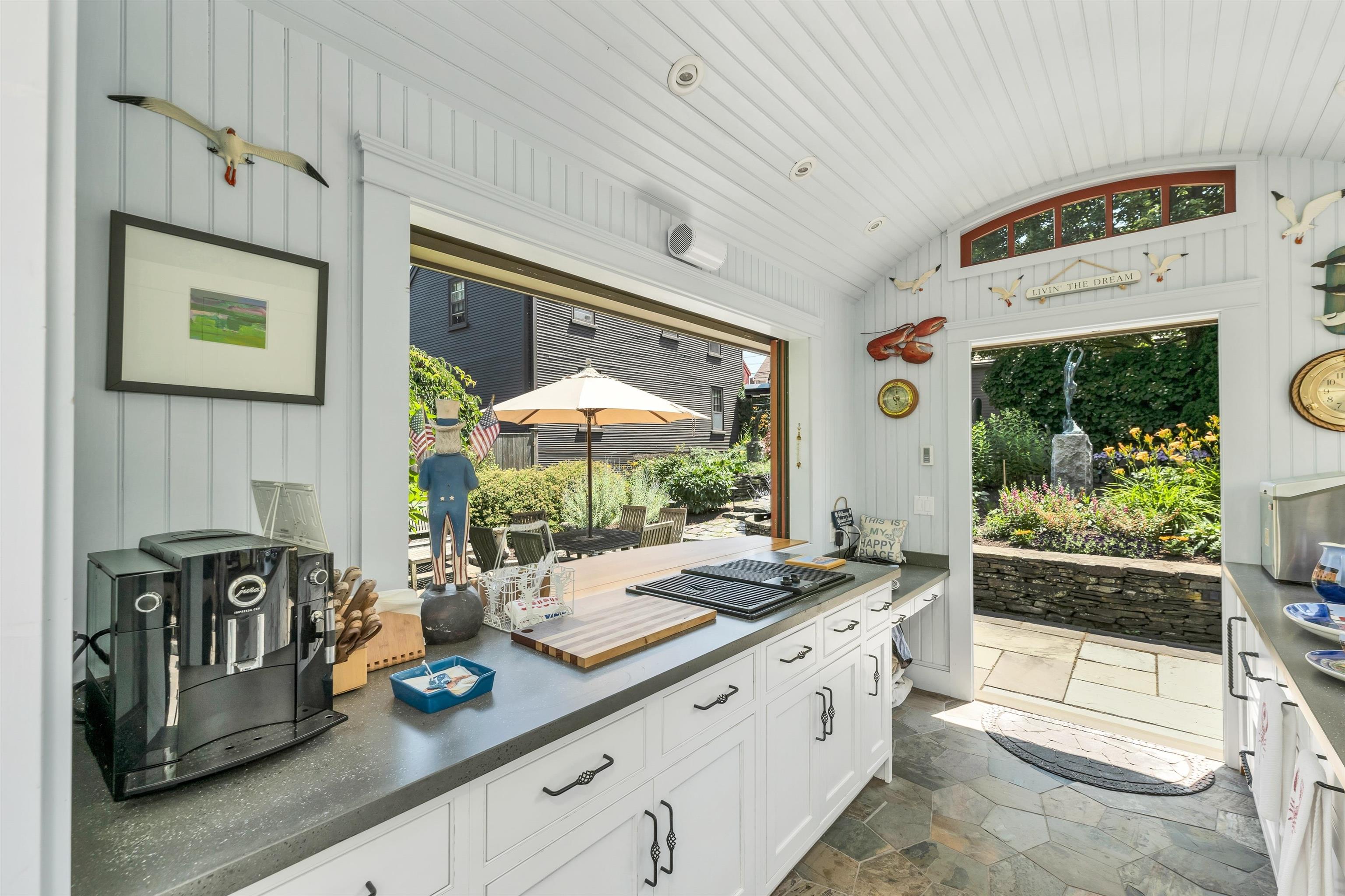 Portsmouth, New Hampshire, 03801, United States, 3 Bedrooms Bedrooms, ,1 BathroomBathrooms,Residential,For Sale,1919932