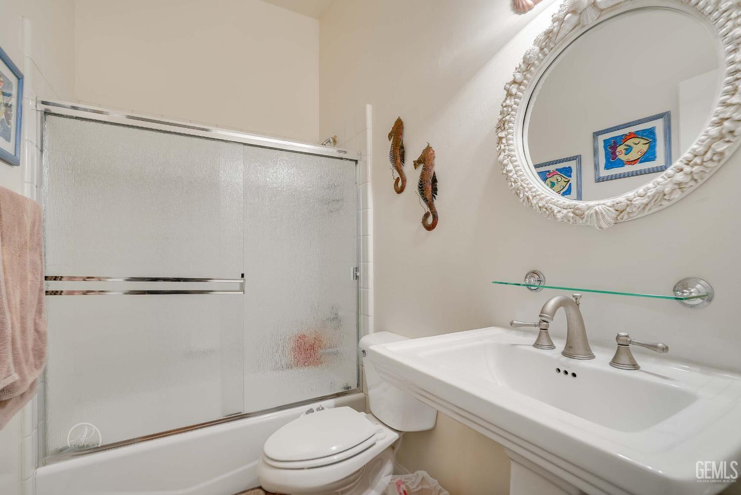 Bakersfield, California, 93314, United States, 5 Bedrooms Bedrooms, ,3 BathroomsBathrooms,Residential,For Sale,1974867