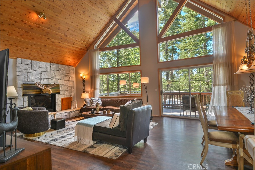 Lake Arrowhead, California, 92317, United States, 3 Bedrooms Bedrooms, ,3 BathroomsBathrooms,Residential,For Sale,1890346