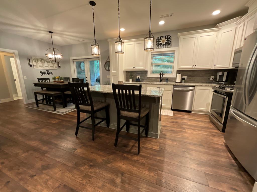 Ellijay, Georgia, 30540, United States, 3 Bedrooms Bedrooms, ,2 BathroomsBathrooms,Residential,For Sale,1911460
