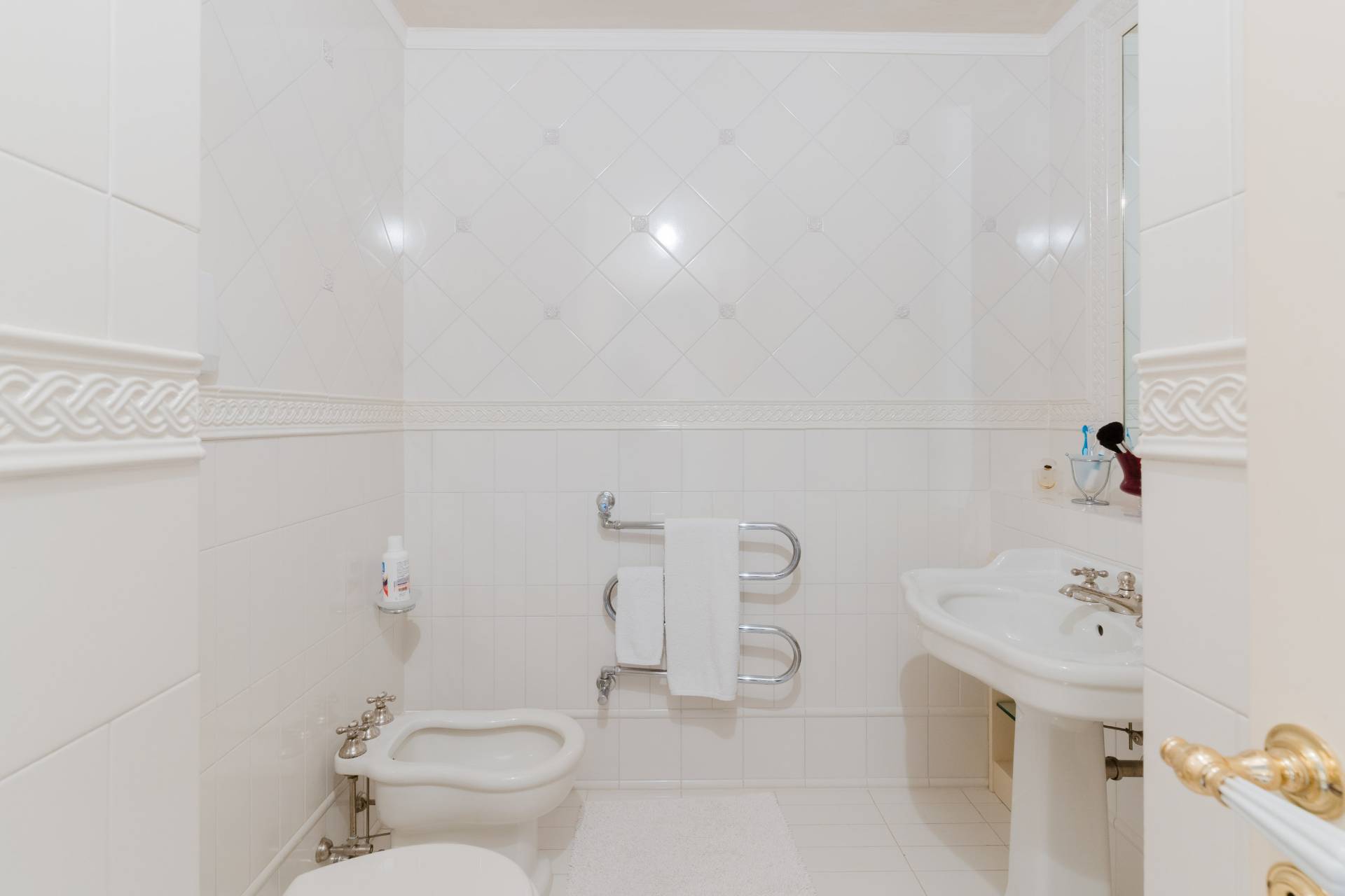 Gioia del Colle, Bari, 70023, IT, 6 Bedrooms Bedrooms, ,9 BathroomsBathrooms,Residential,For Sale,1991978