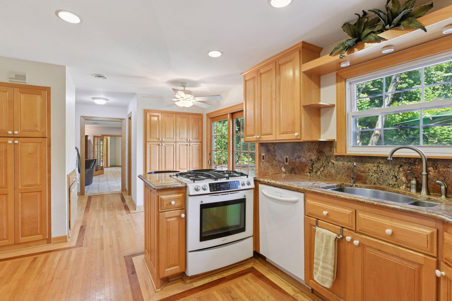 Minnetrista, Minnesota, 55364, United States, 3 Bedrooms Bedrooms, ,2 BathroomsBathrooms,Residential,For Sale,1902548