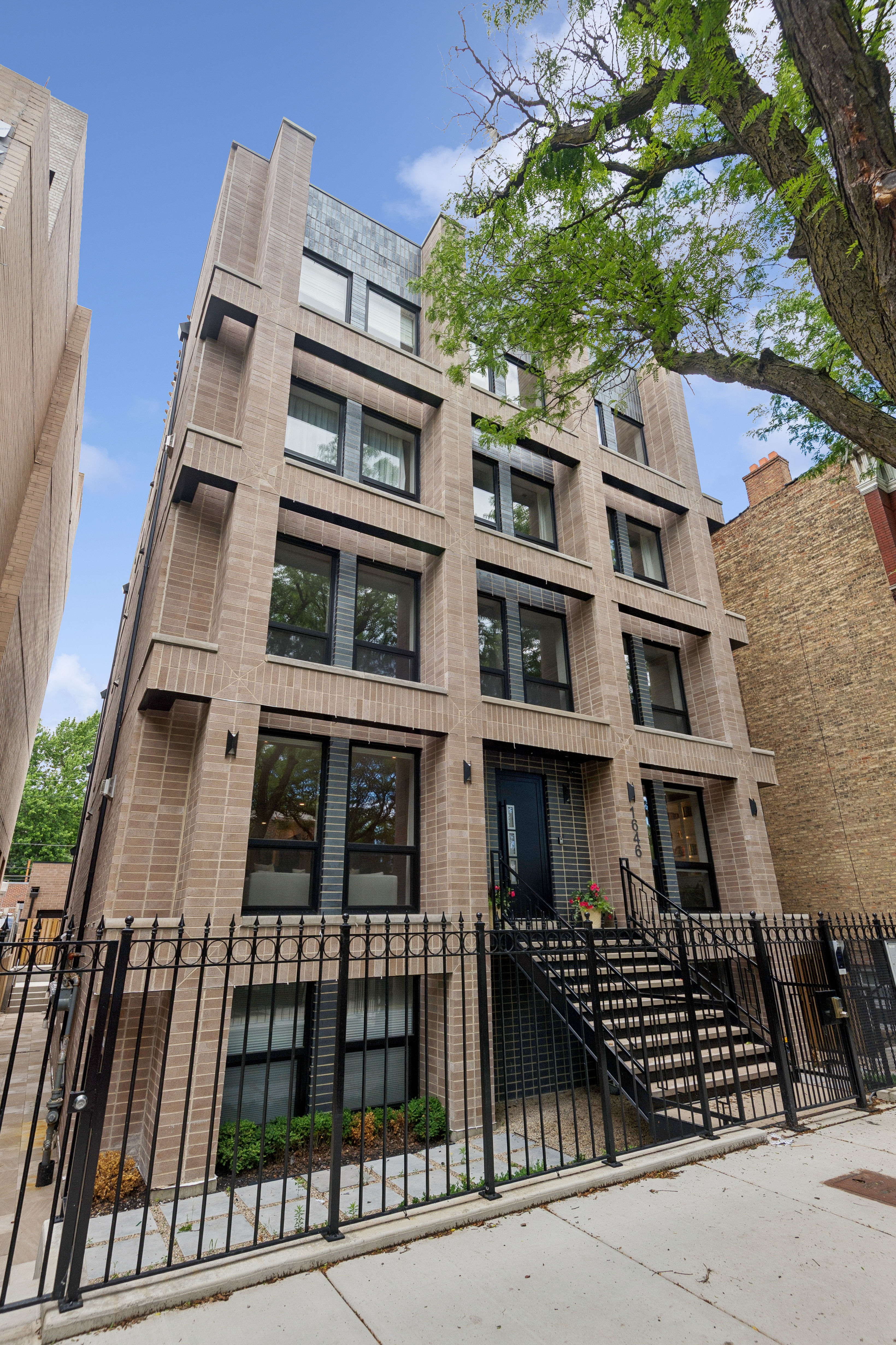  Welcome to this Exceptional Duplex Residence in theHheart of Lincoln Park - 物件實景