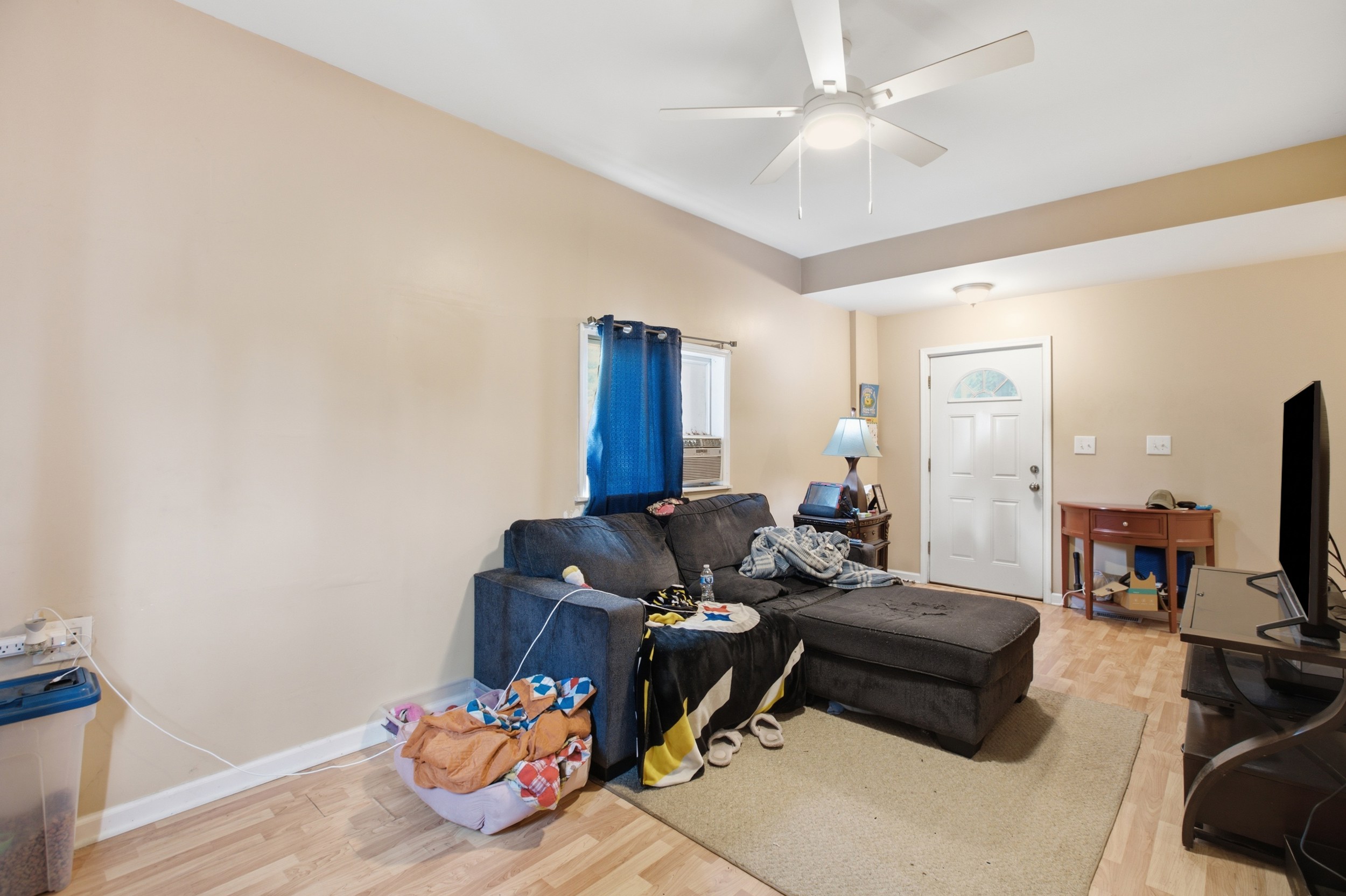  501-503 Pinney Street - 物件實景