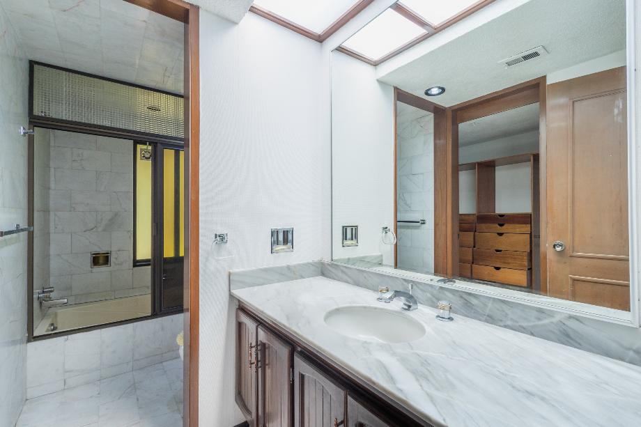 Miguel Hidalgo, Ciudad de México, 11700, Mexico, 2 Bedrooms Bedrooms, ,2 BathroomsBathrooms,Residential,For Sale,1917774