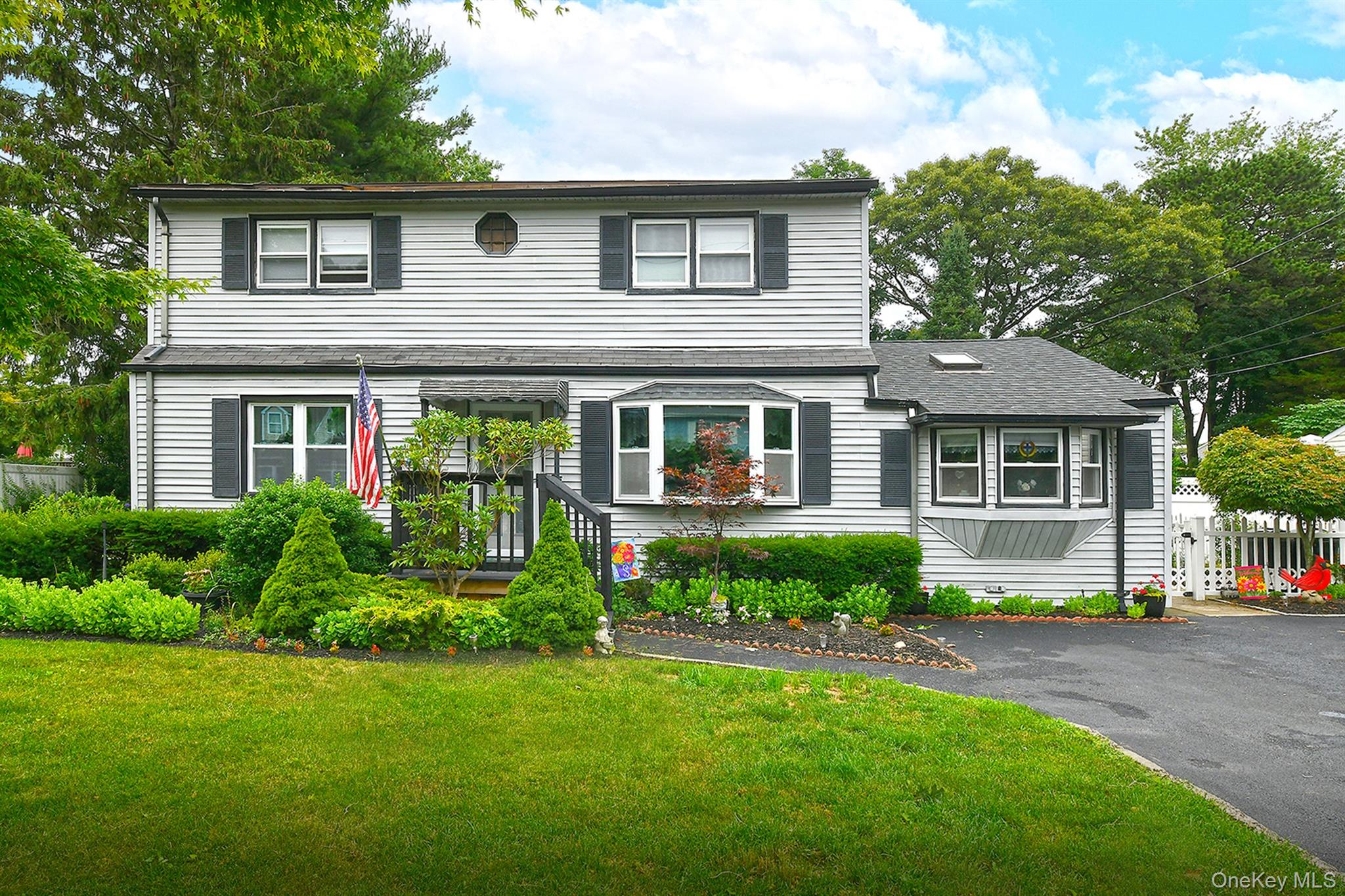 Bonnybill Dr, Centereach, NY 11720