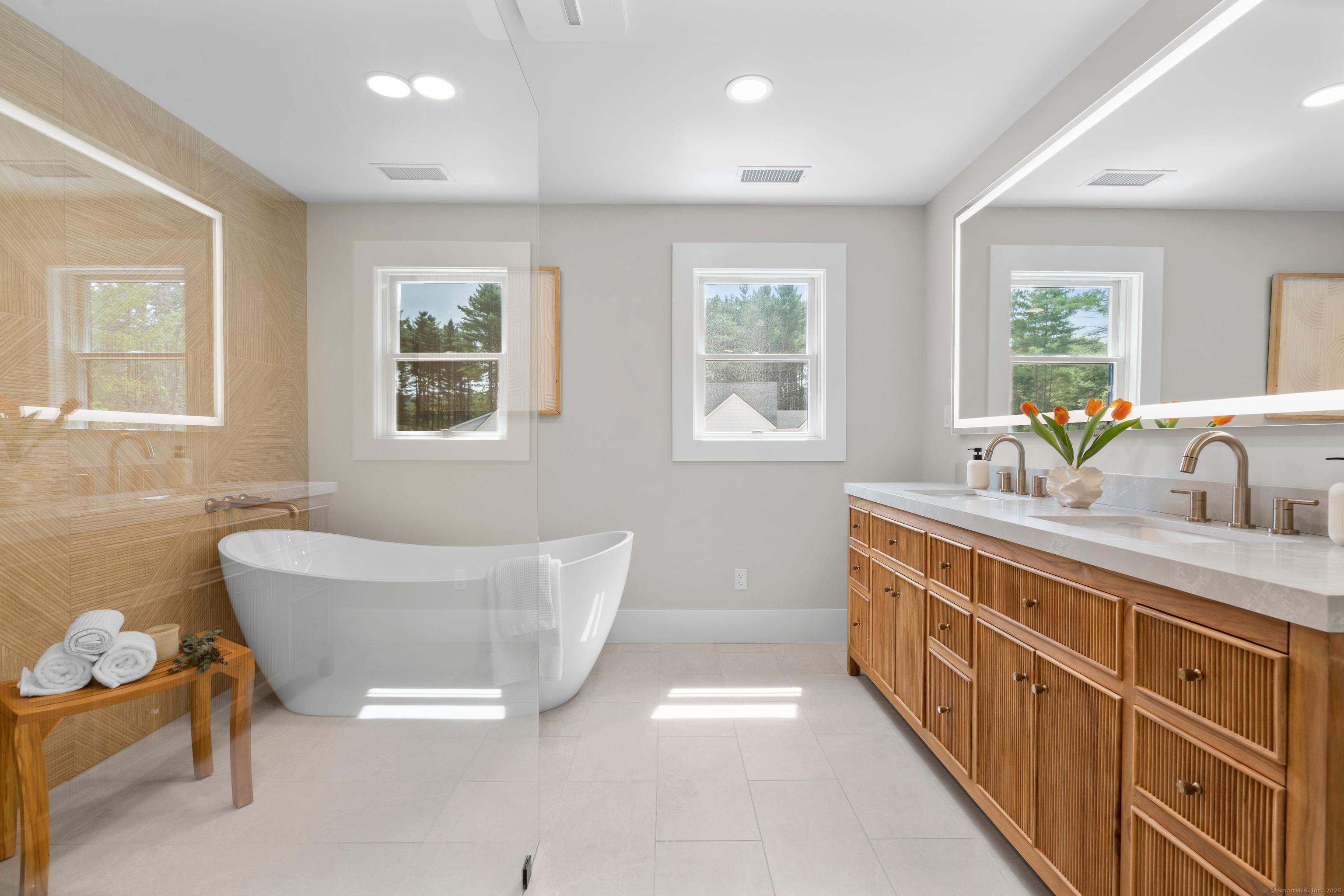 Avon, Connecticut, 06001, United States, 4 Bedrooms Bedrooms, ,4 BathroomsBathrooms,Residential,For Sale,1941294