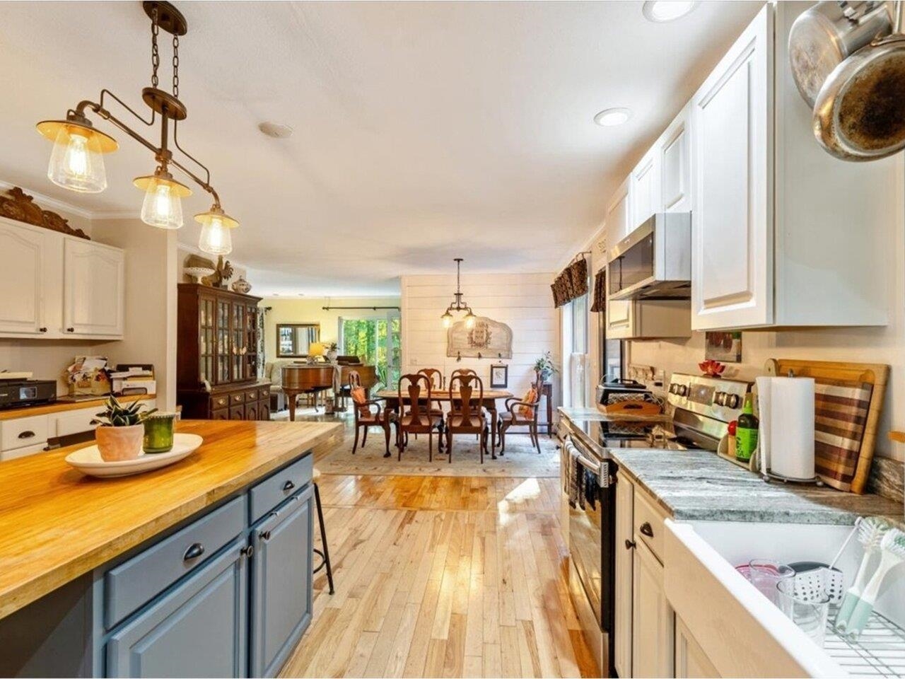Georgia, Vermont, 05478, United States, 4 Bedrooms Bedrooms, ,2 BathroomsBathrooms,Residential,For Sale,1950830
