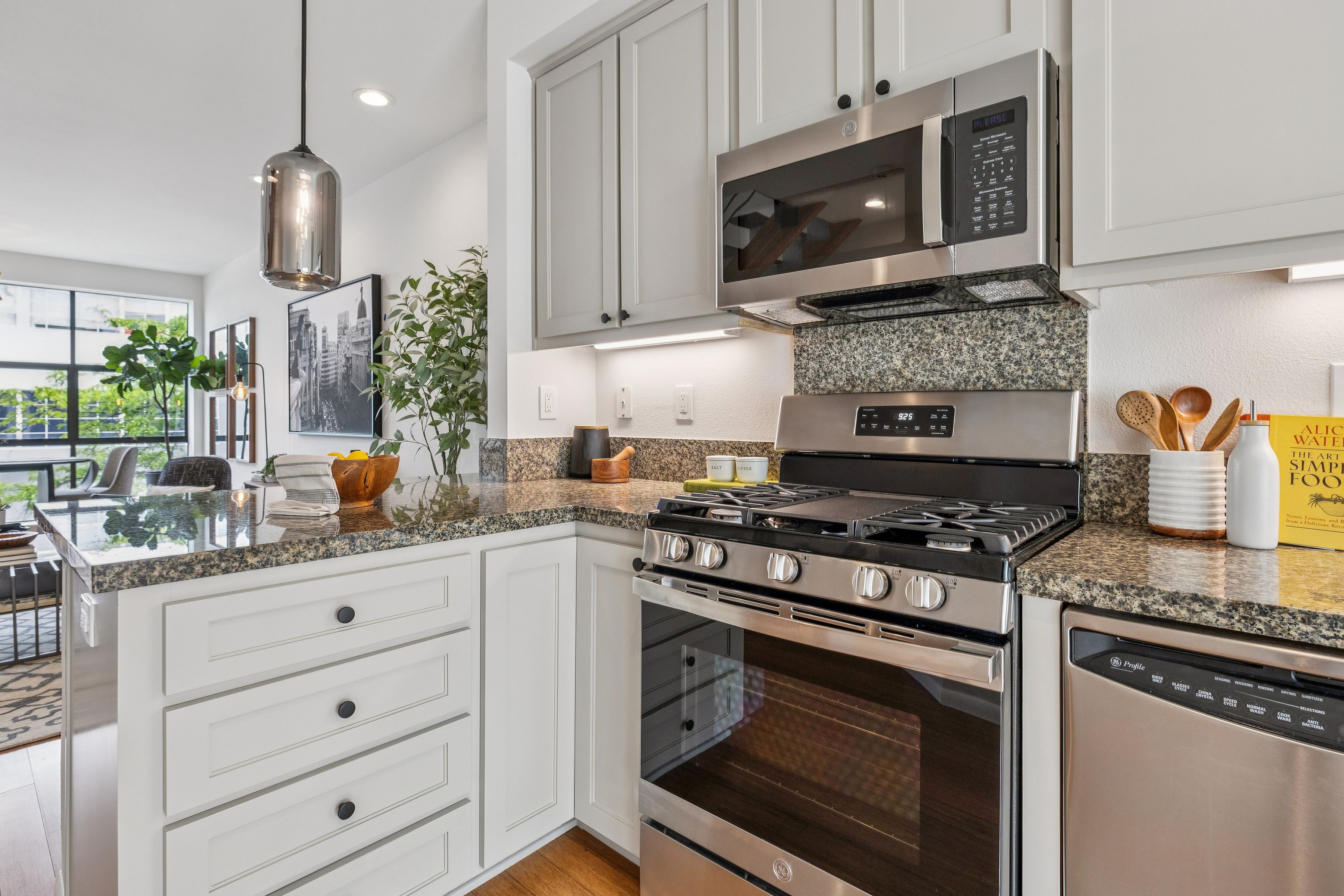  Modern Townhome in Prime North Oakland - 物件實景