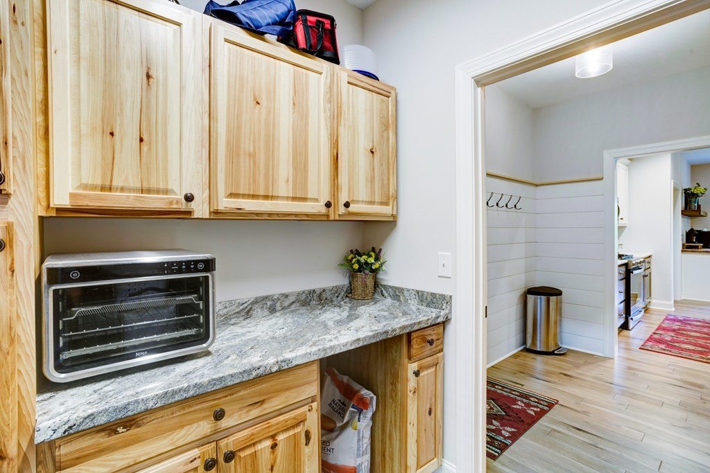 Hayesville, North Carolina, 28904, United States, 3 Bedrooms Bedrooms, ,3 BathroomsBathrooms,Residential,For Sale,1872419