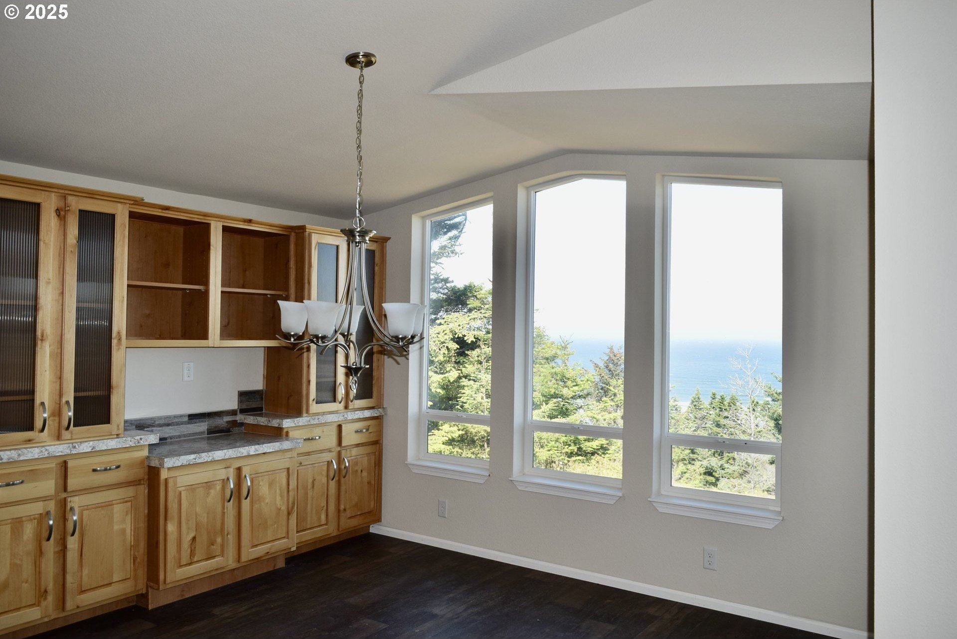 Gold Beach, Oregon, 97444, United States, 3 Bedrooms Bedrooms, ,2 BathroomsBathrooms,Residential,For Sale,1983630