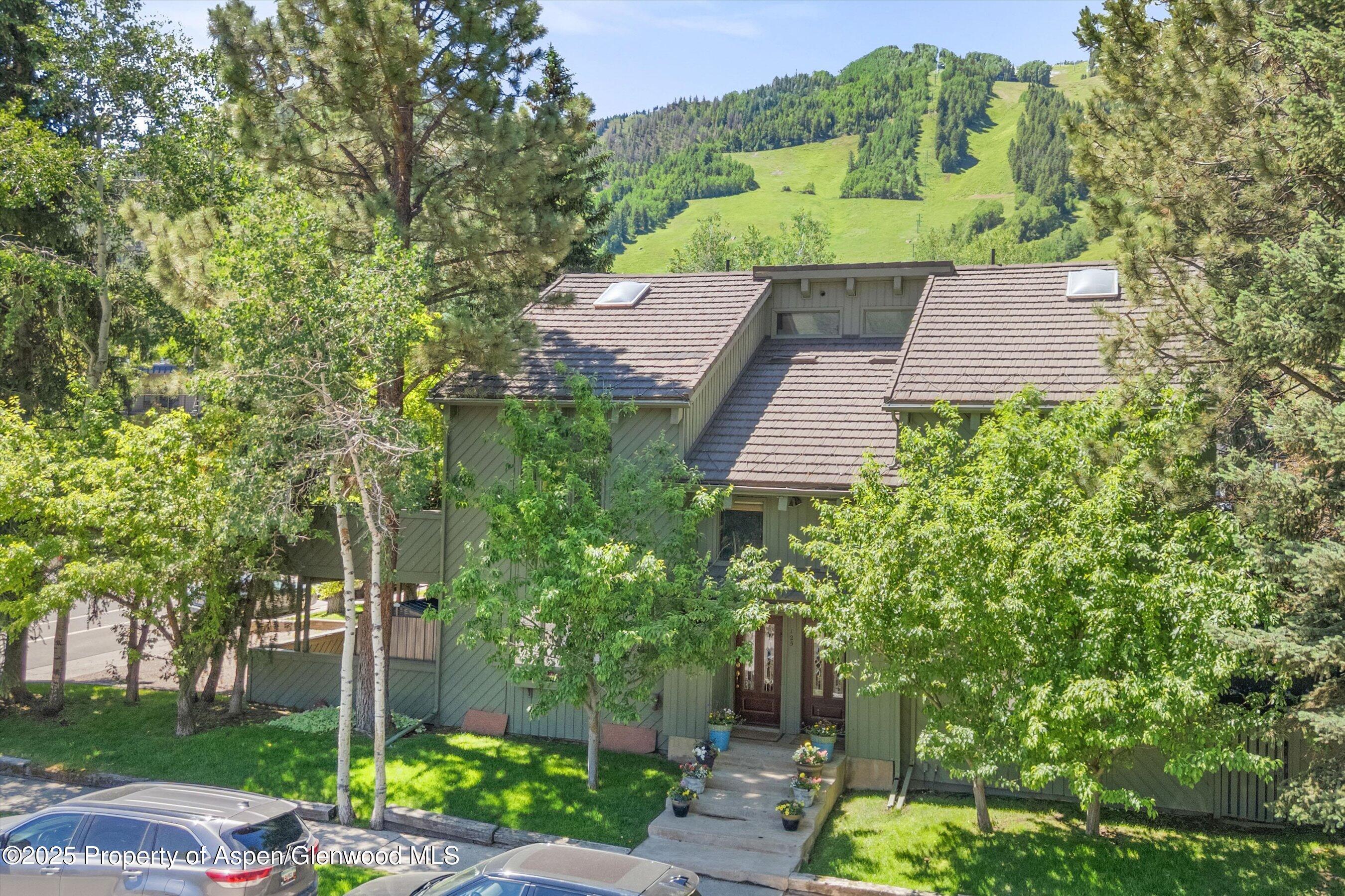 Aspen, Colorado, 81611, United States, 2 Bedrooms Bedrooms, ,2 BathroomsBathrooms,Residential,For Sale,1867403