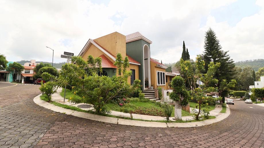Cumbres de Morelia, Morelia, Michoacán de Ocampo, 58278, Mexico, 5 Bedrooms Bedrooms, ,4 BathroomsBathrooms,Residential,For Sale,Cumbres de Morelia,1615409