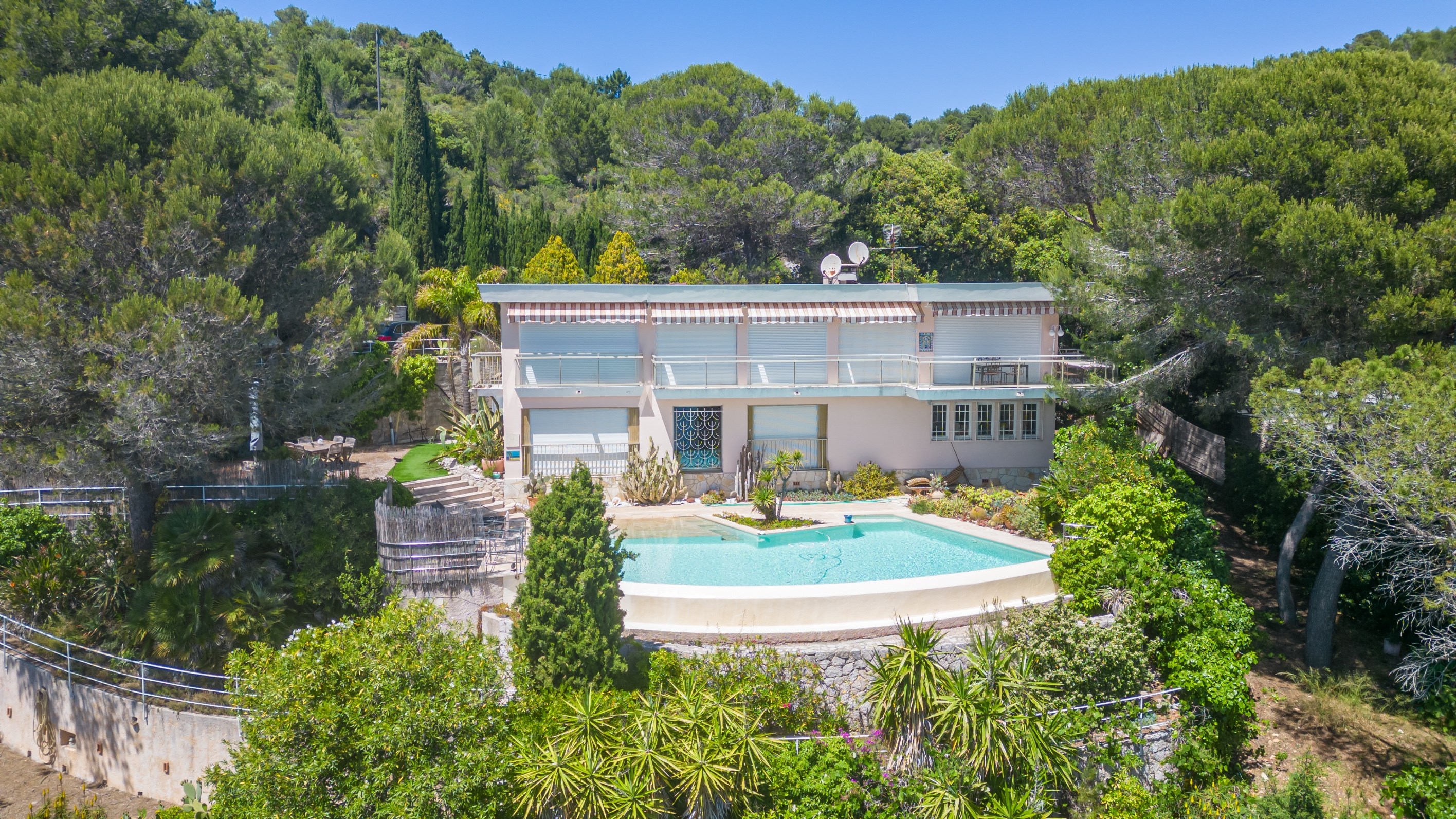  ÈZE – VILLA WITH PANORAMIC VIEWS AND OVER 5,100 SQ M OF LAND - 物件實景