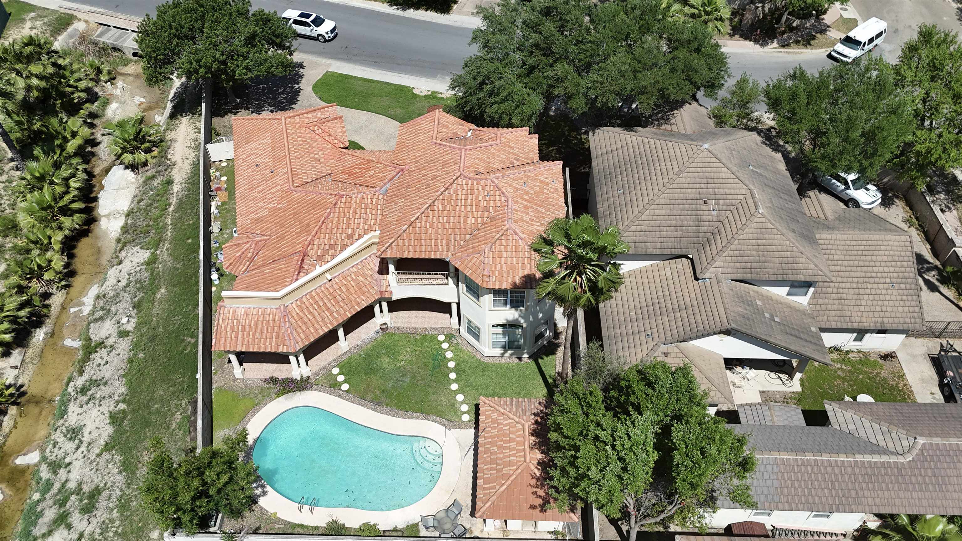 Laredo, Texas, 78041, United States, 4 Bedrooms Bedrooms, ,5 BathroomsBathrooms,Residential,For Sale,1787363