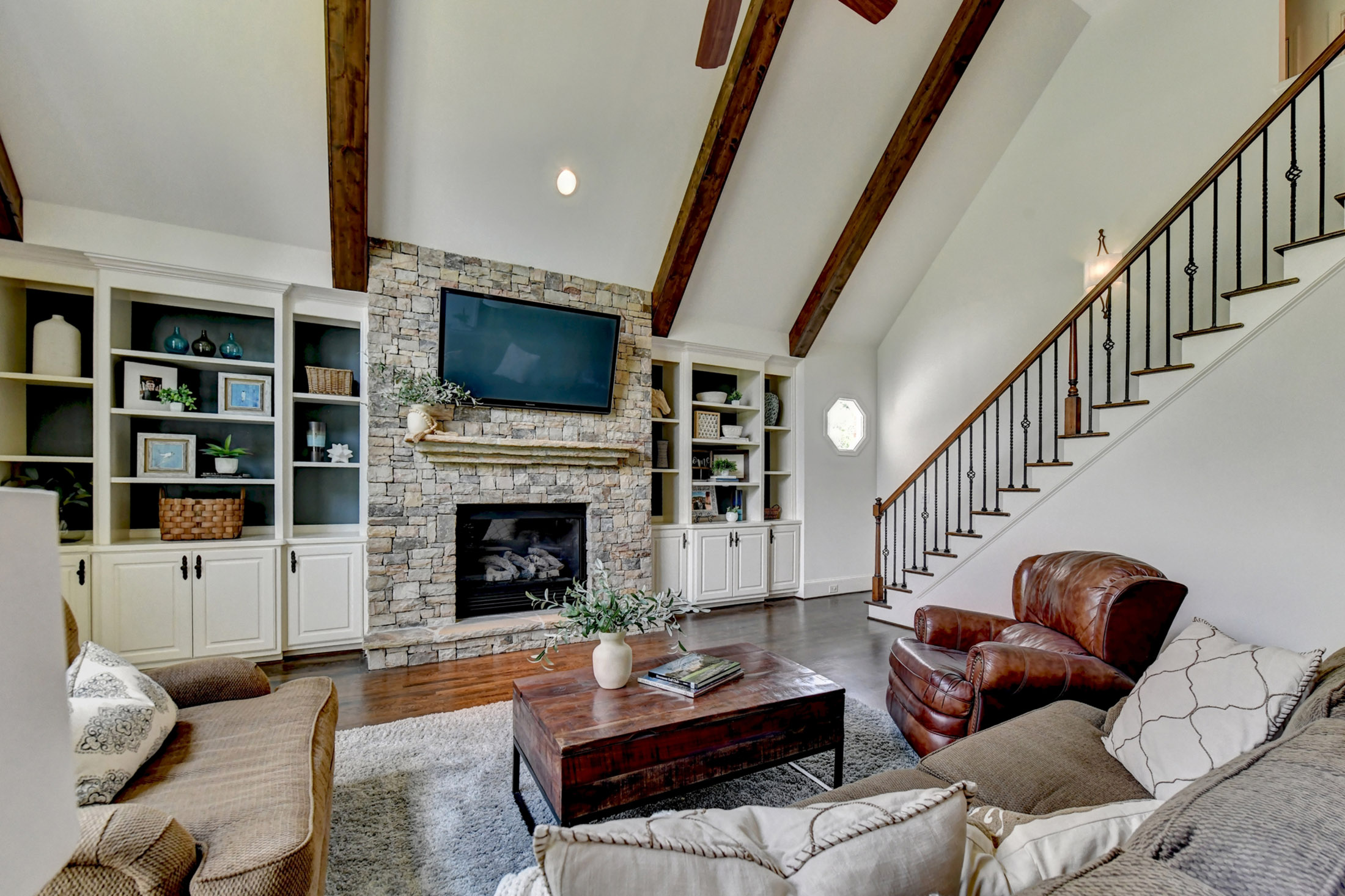  Stunning, Fully Renovated Glen Abbey Home Nestled in the Heart of Alpharetta - 物件實景