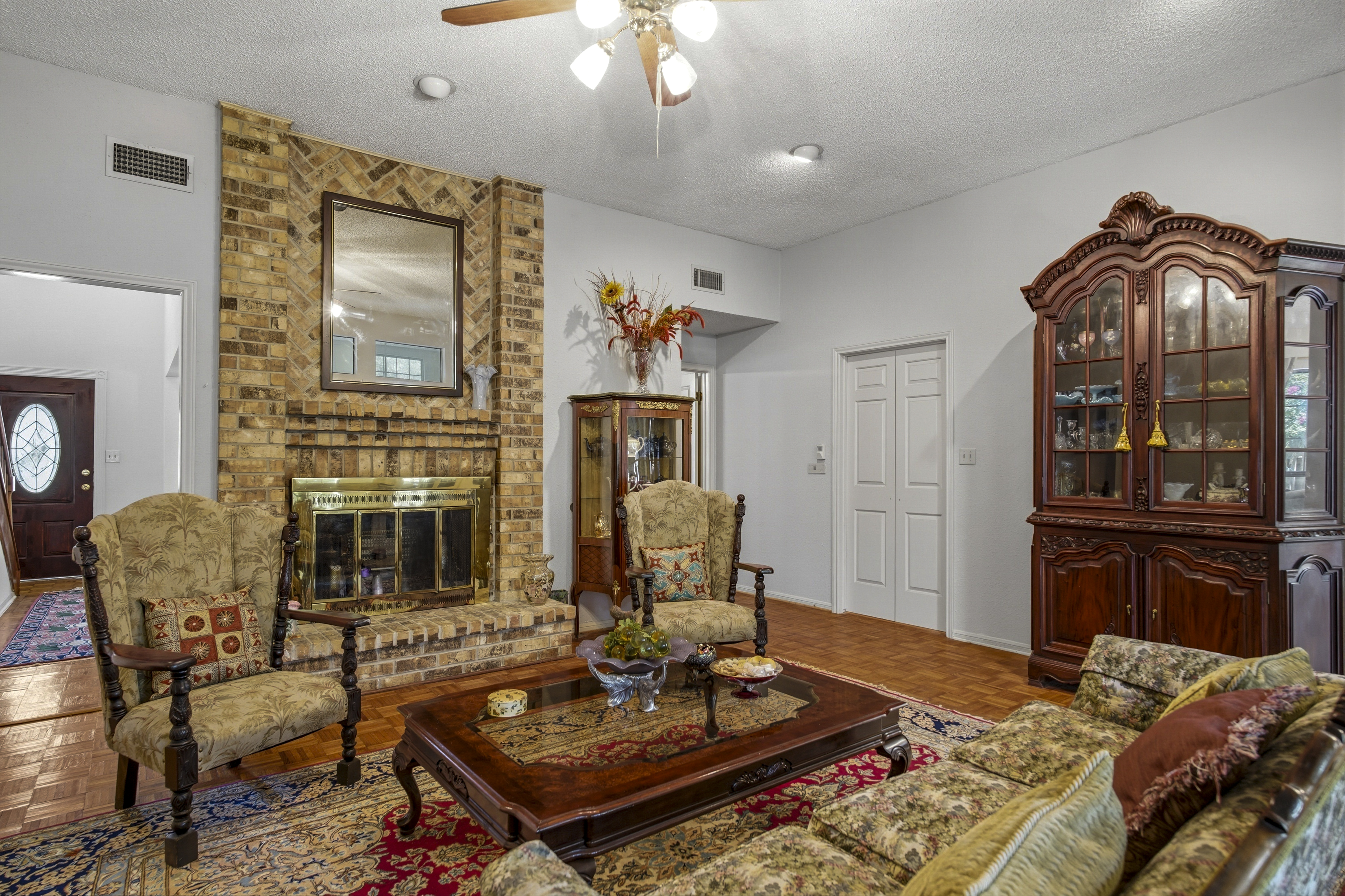  Timeless River Oaks Garden Home - 物件實景