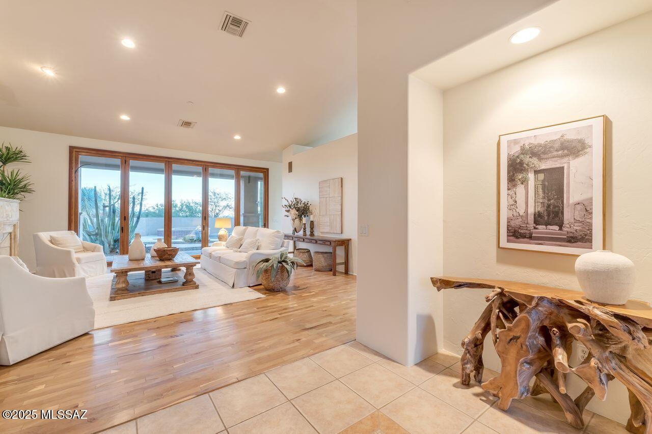 Tucson, Arizona, 85718, United States, 3 Bedrooms Bedrooms, ,4 BathroomsBathrooms,Residential,For Sale,1987862