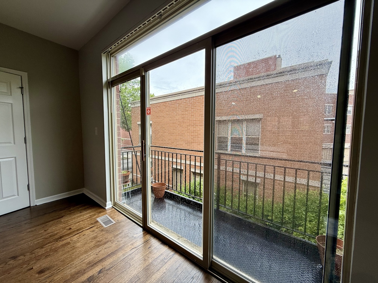 Chicago, Illinois, 60610, United States, 3 Bedrooms Bedrooms, ,3 BathroomsBathrooms,Residential,For Sale,1928687