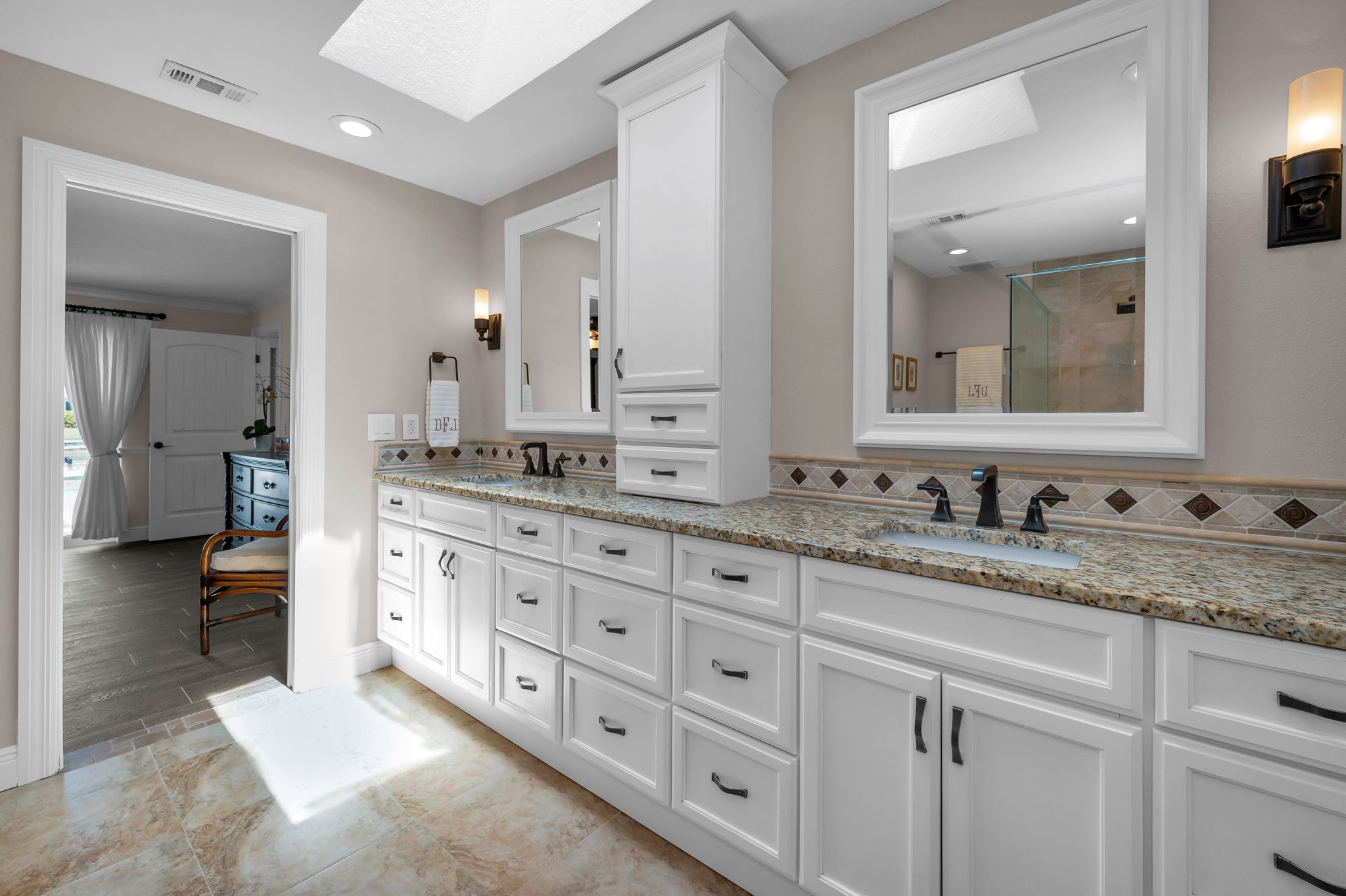 St Petersburg, Florida, 33703, United States, 4 Bedrooms Bedrooms, ,3 BathroomsBathrooms,Residential,For Sale,1978536