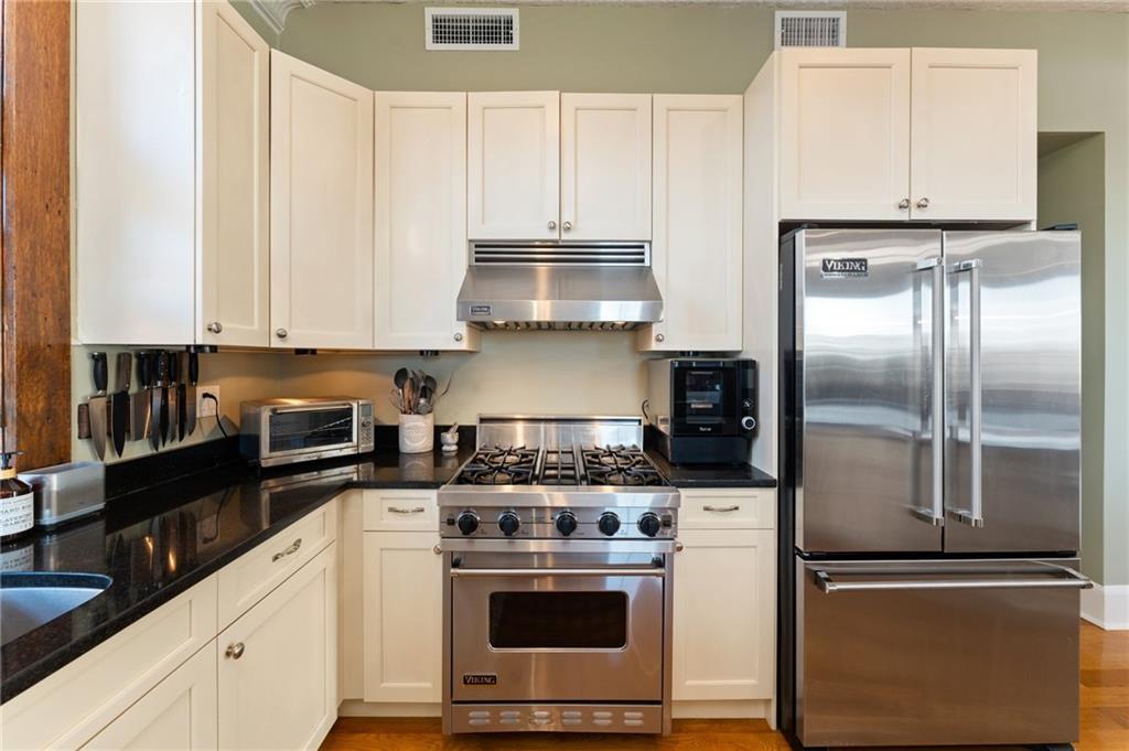 Bristol, Rhode Island, 02809, United States, 2 Bedrooms Bedrooms, ,3 BathroomsBathrooms,Residential,For Sale,1834727