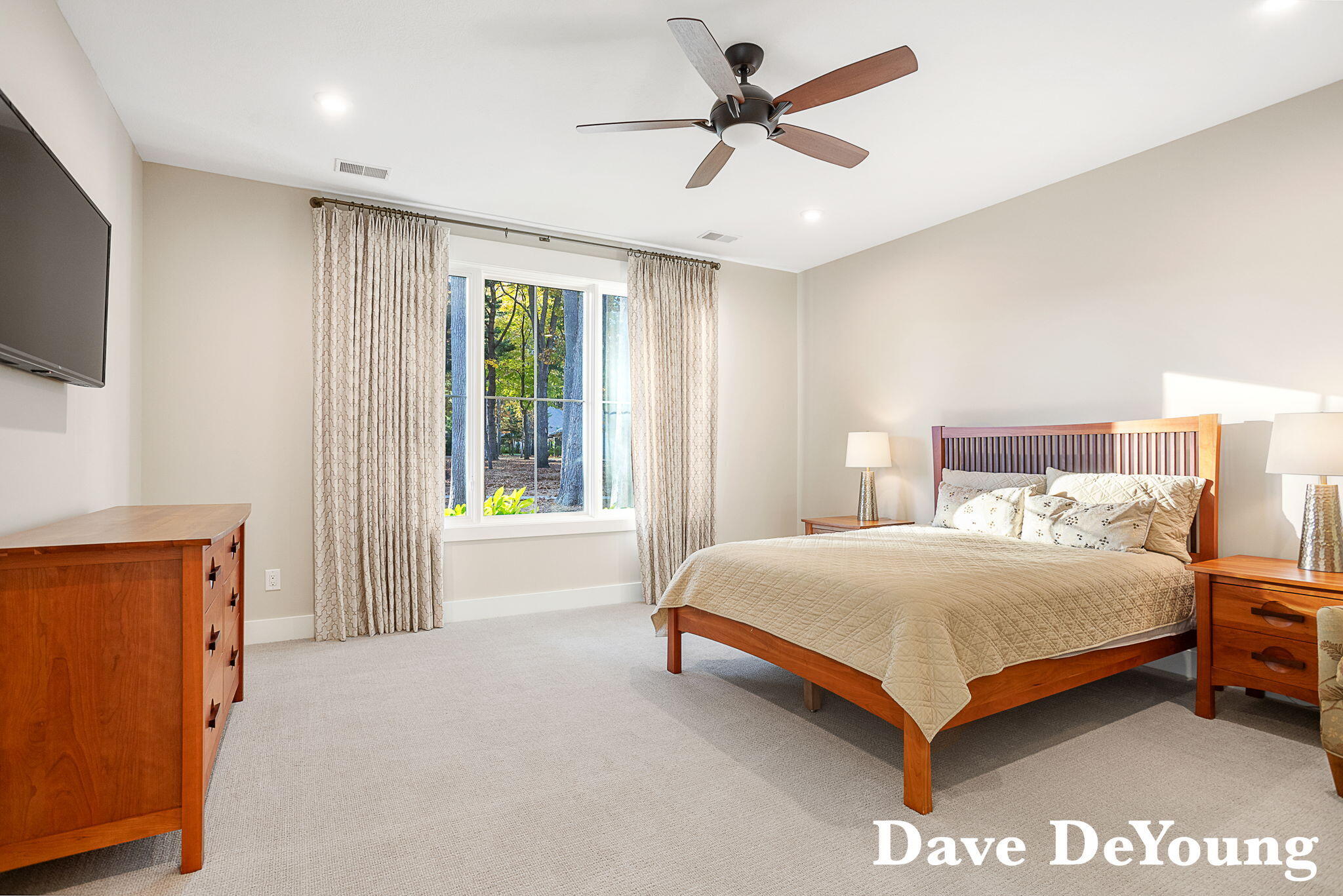 Holland, Michigan, 49424, United States, 3 Bedrooms Bedrooms, ,3 BathroomsBathrooms,Residential,For Sale,1986550