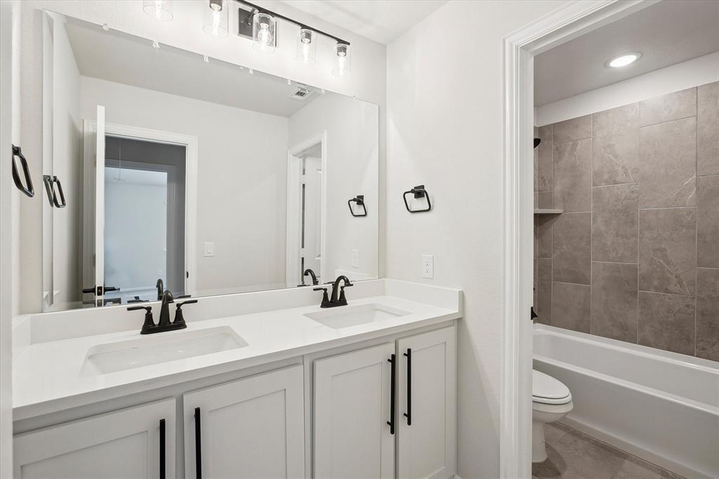 Aubrey, Texas, 76227, United States, 4 Bedrooms Bedrooms, ,3 BathroomsBathrooms,Residential,For Sale,1928697