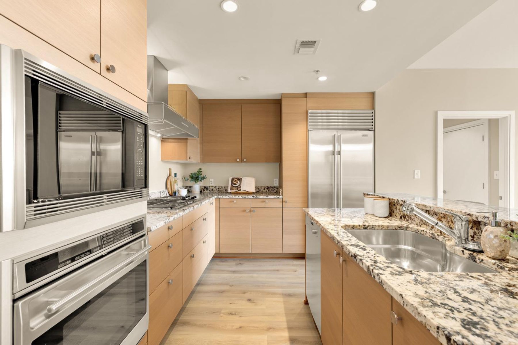  6820 Wisconsin Avenue, Bethesda, MD, 20814 - 物件實景
