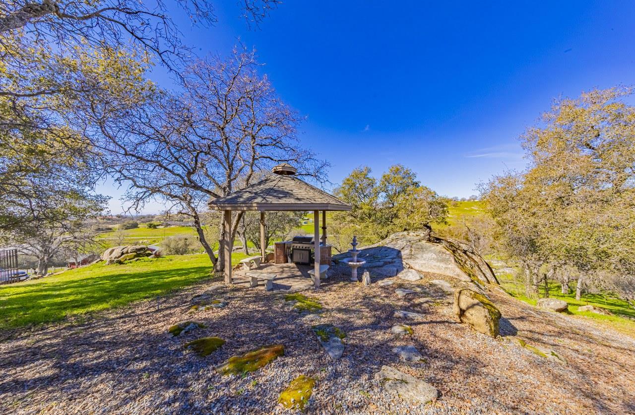 Raymond, California, 93653, United States, 5 Bedrooms Bedrooms, ,3 BathroomsBathrooms,Residential,For Sale,1996762